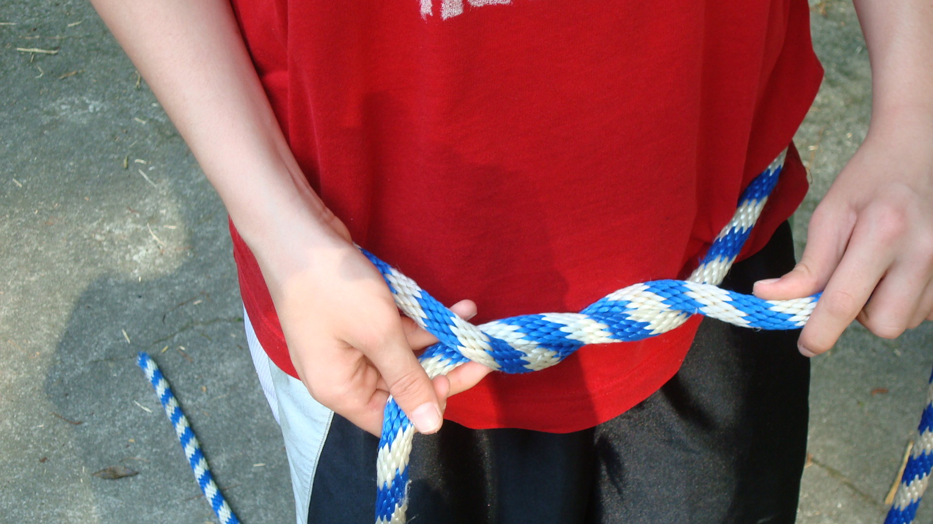 How to Climb a Tree (using Only Rope!) the Fun/simple Way 6 Steps