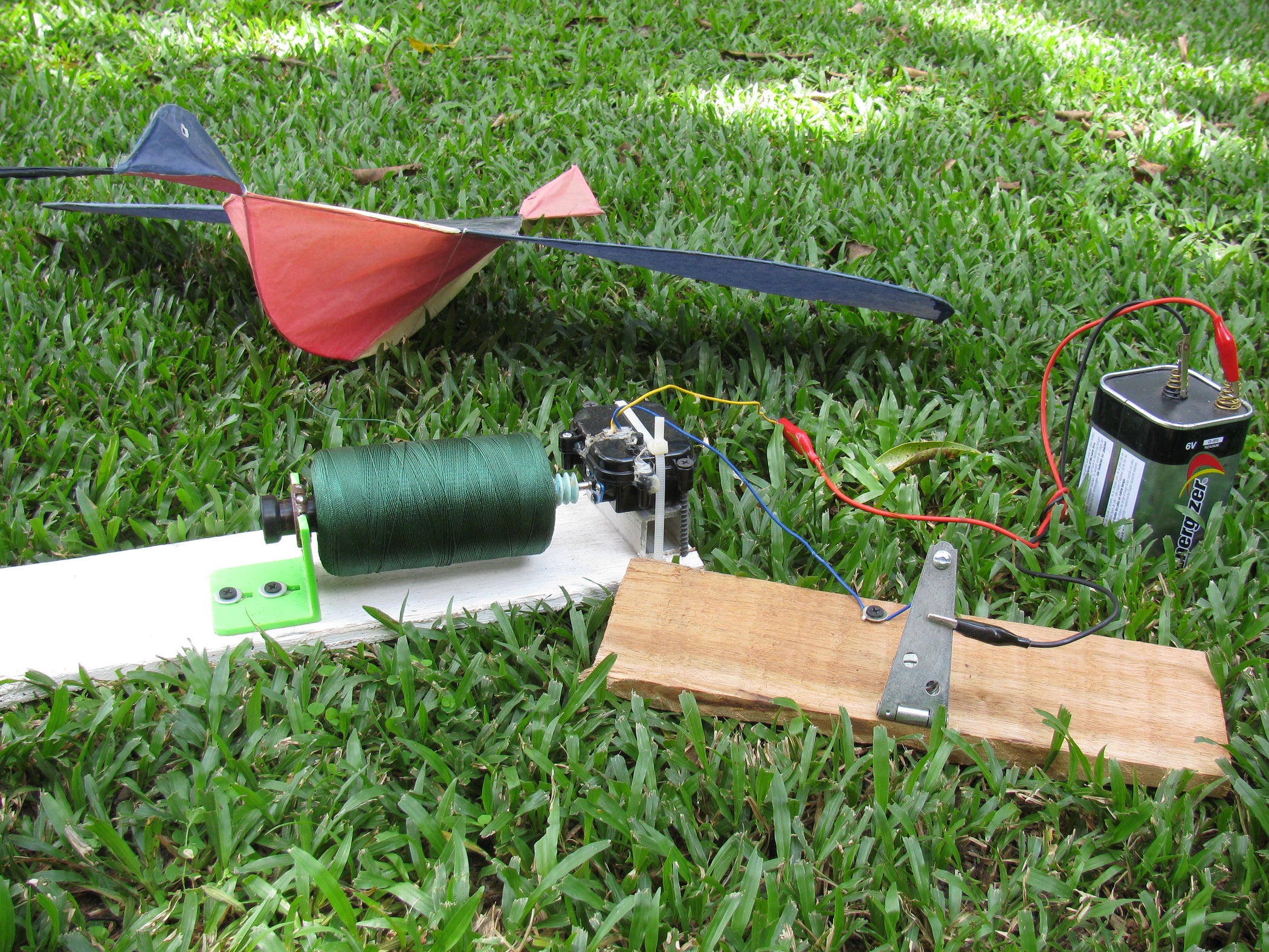Motorized Kite String Winder! a Piece of Junk That Works 6 Steps