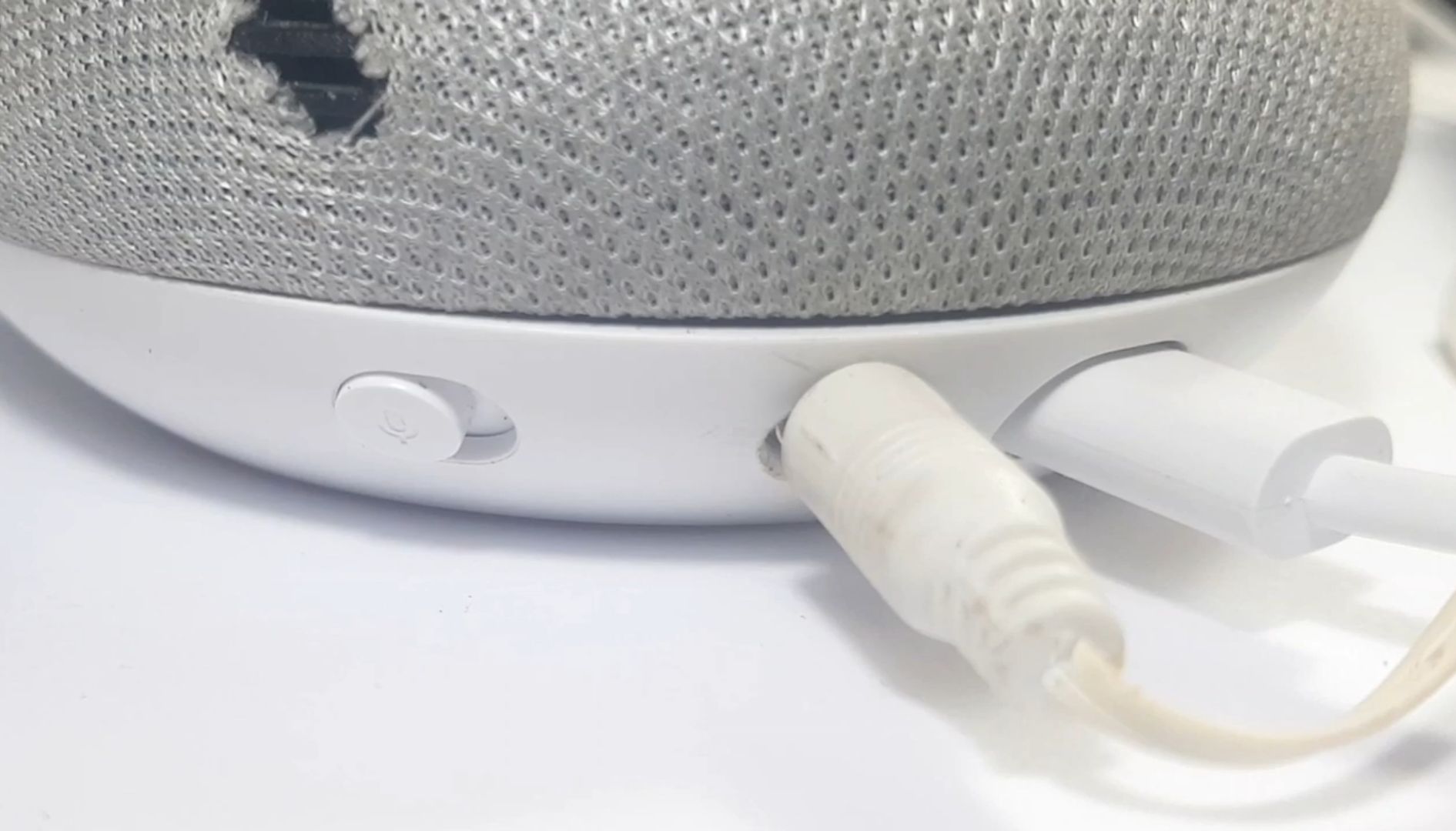 Google Home Mini Aux Jack Mod : 9 Steps 