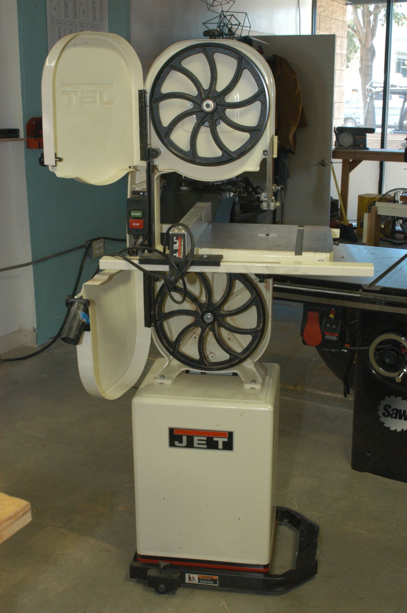 Changing Blades on the 14" Bandsaw 9 Steps (with Pictures) Instructables