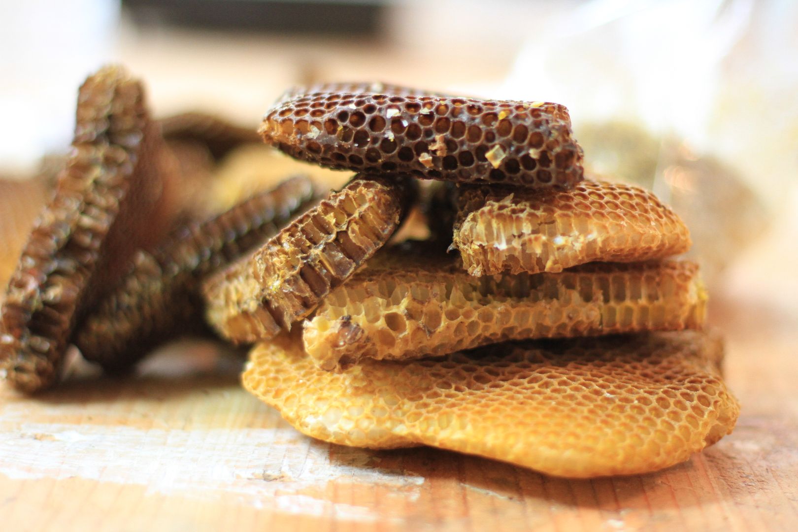 How to Render Beeswax From 6 Steps (with Pictures