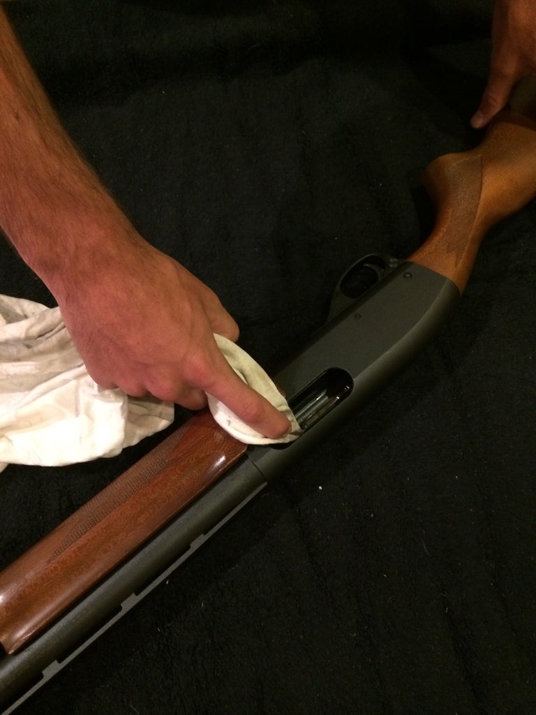 How To Clean A 12 Gauge Remington 870 Shotgun : 9 Steps - Instructables