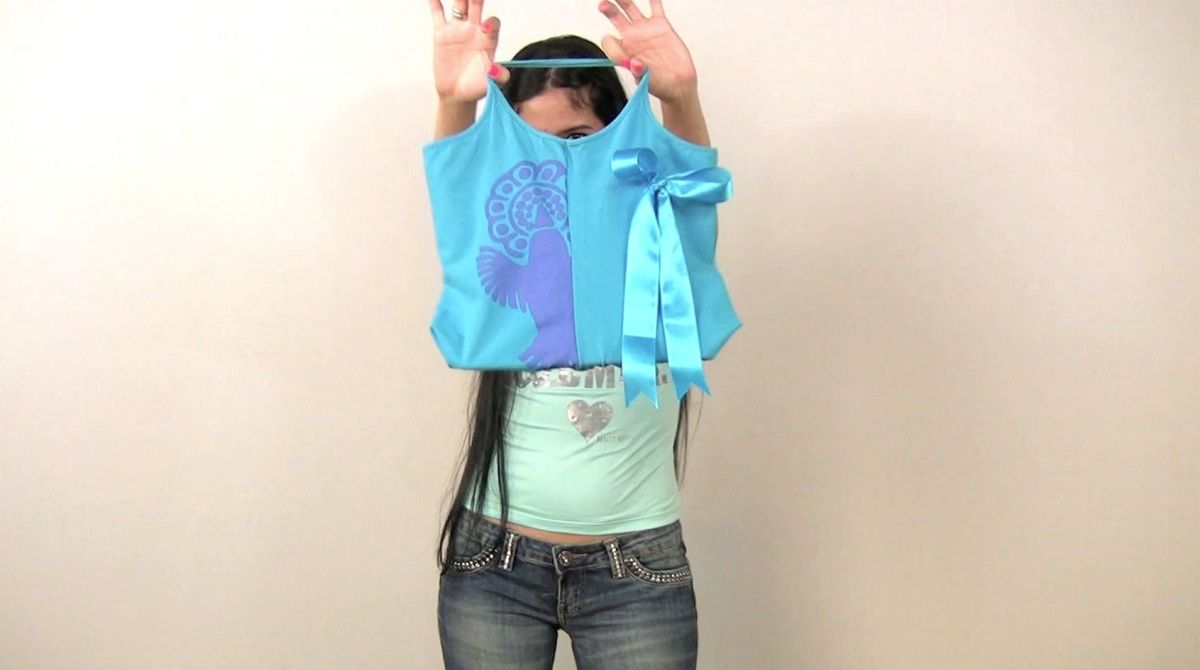 Step-by-step guide for make a lovely mag bag out of your tank top DIY Project DIY project