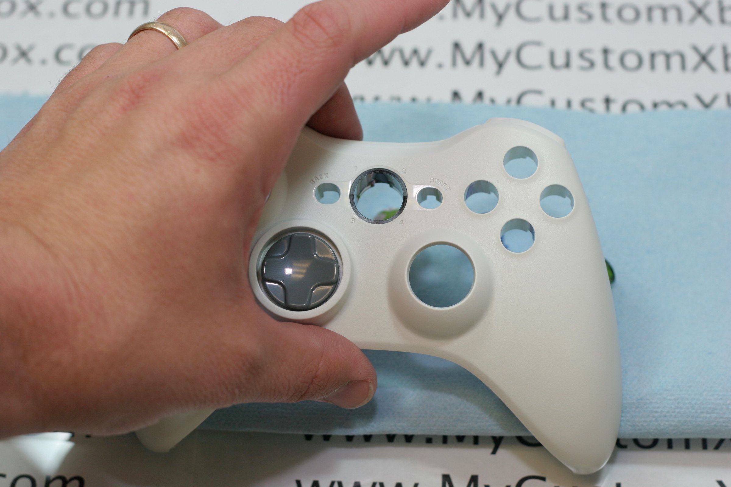 How to Disassemble an Xbox 360 Wireless Controller 18 Steps