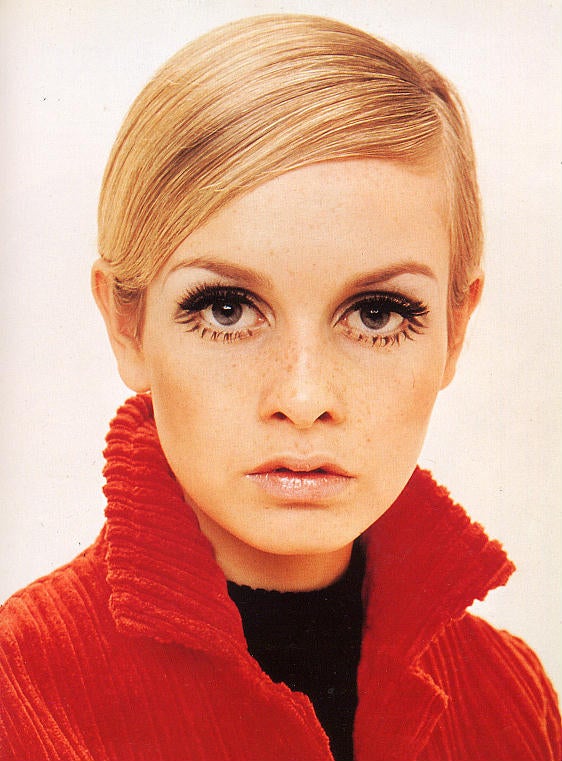 Get Twiggy Eyes a Makeup HowTo 8 Steps Instructables
