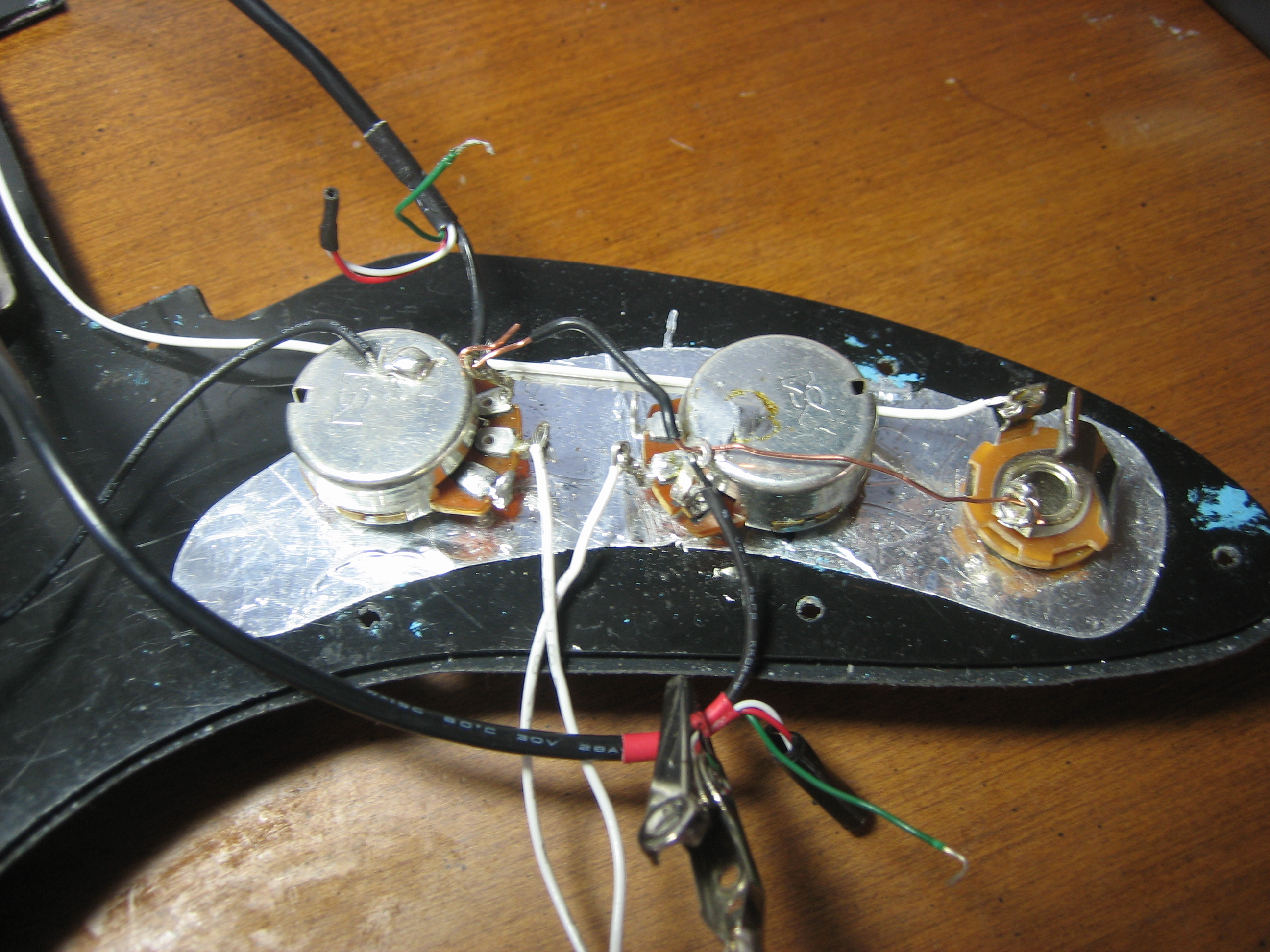 How to Wire a Guitar for 2 Volumes Instead of 1 Volume 1 Tone 4 Steps