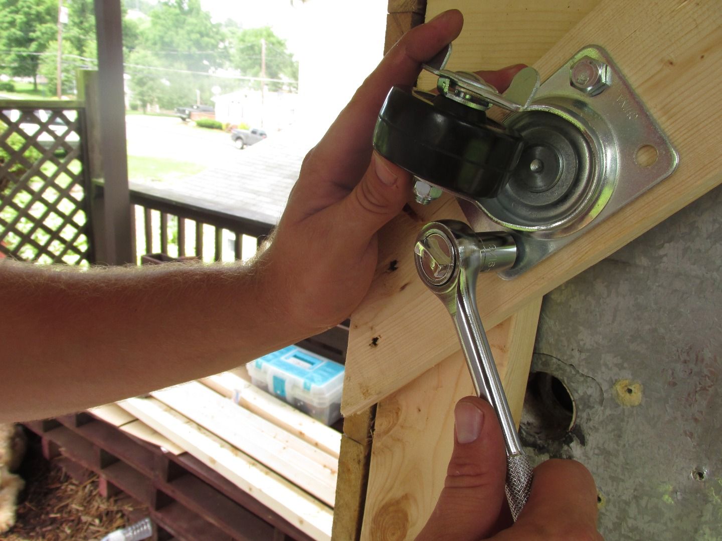 Awesome Rustic Cooler From Broken Refrigerator and Pallets 11 Steps