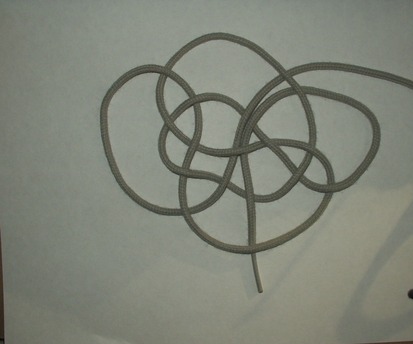 DIY guide for 14 Face Globe Knot Part 2 - How to Tighten with step-by-step instructions