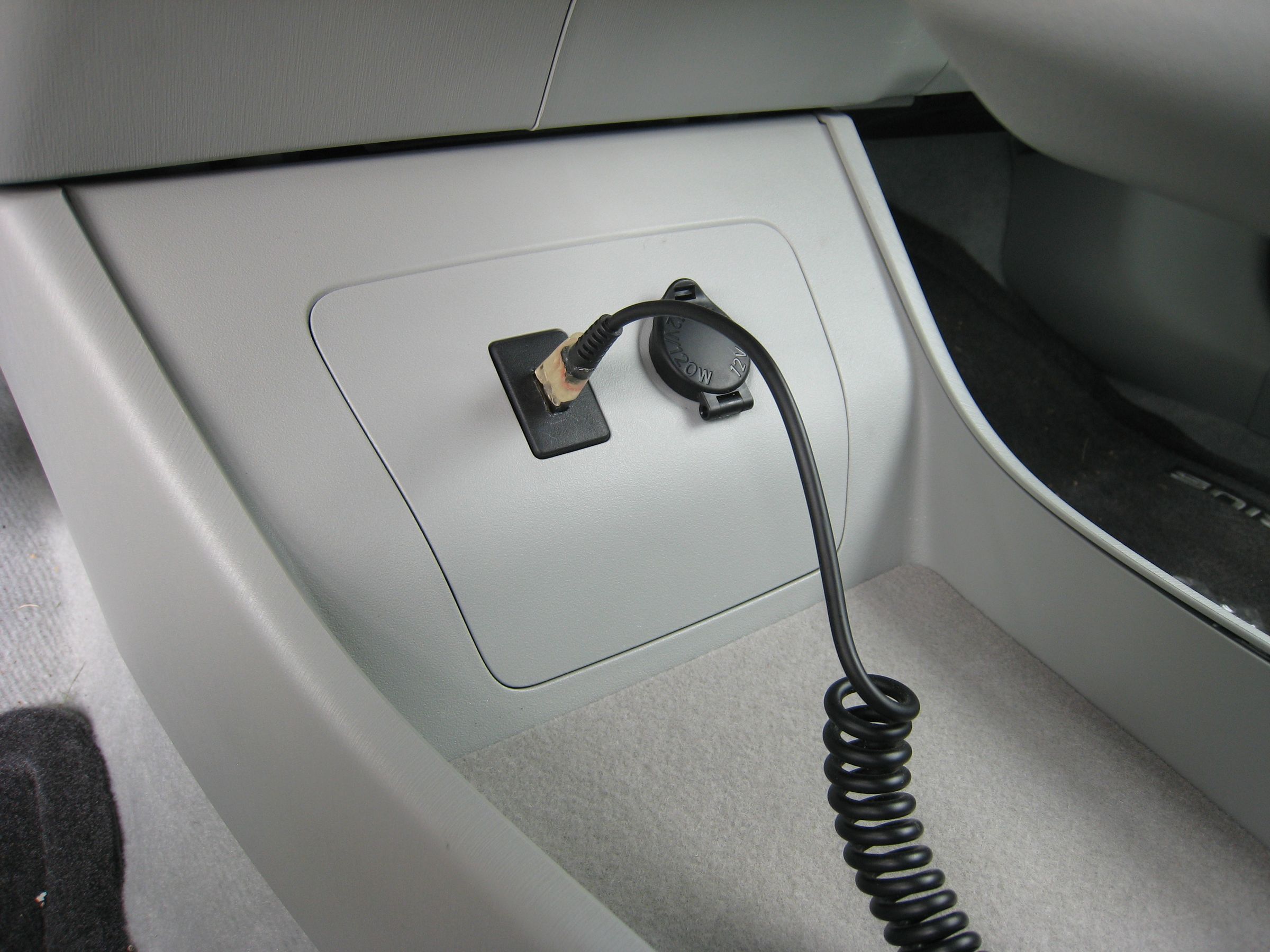 Add a USB Power Outlet in Your Car 9 Steps (with Pictures