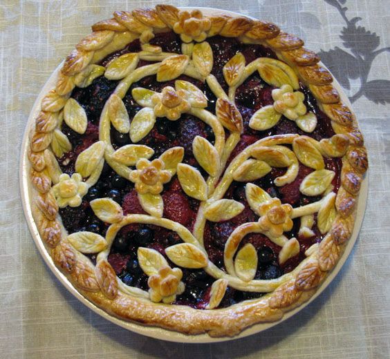 DIY guide for Triple Berry Pie (It's diVine!) with step-by-step instructions