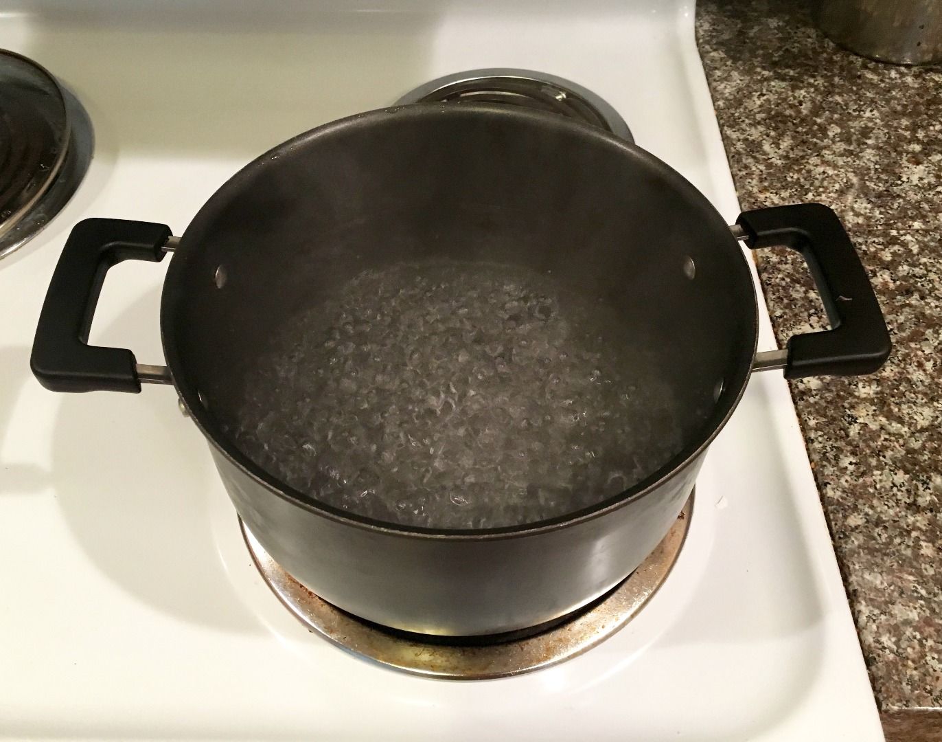 Open a Vacuum Sealed Container 4 Steps (with Pictures) Instructables