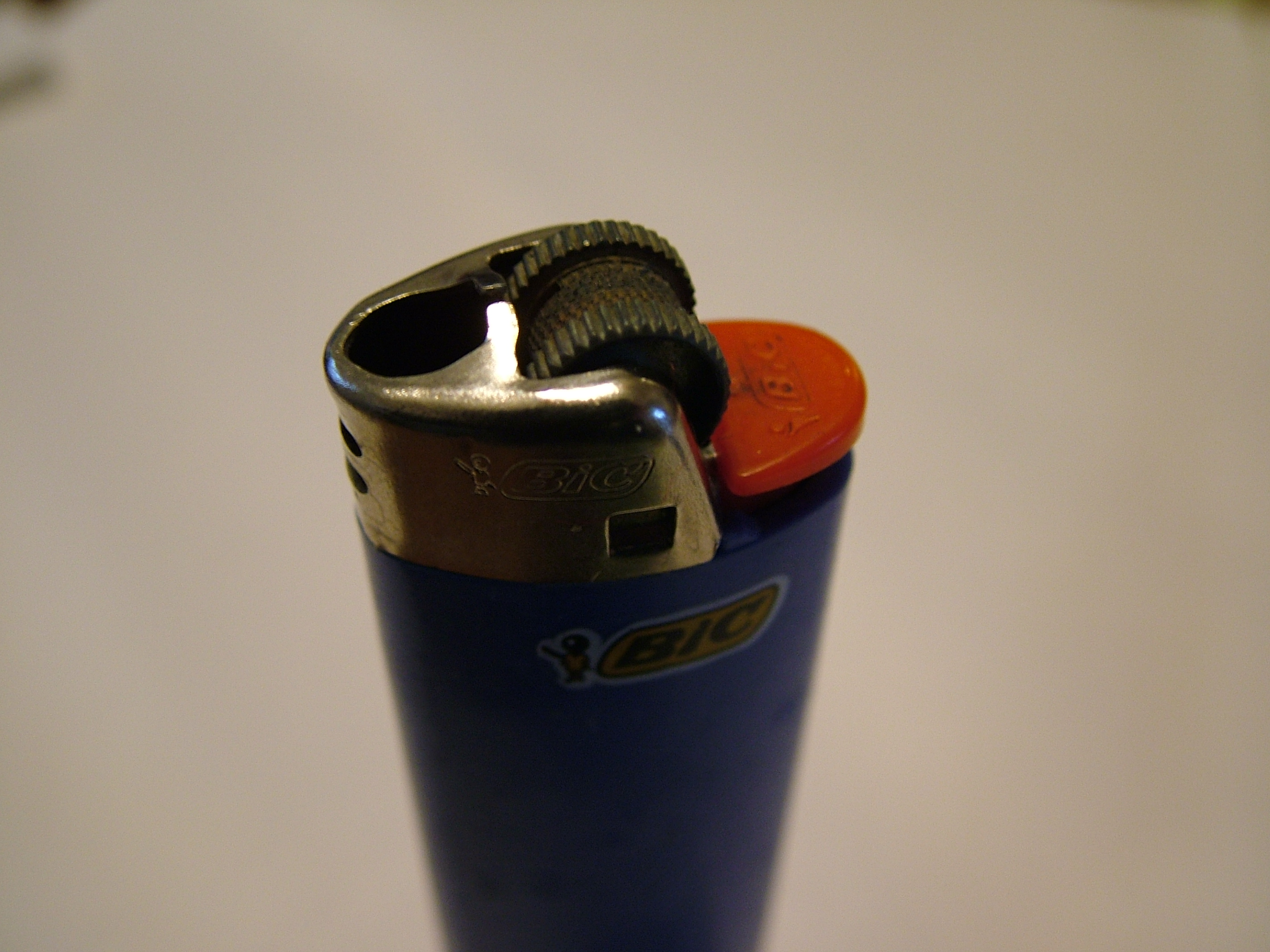 Replace Your Zippo Flint With Flint From a Dead BIC 4 Steps Instructables