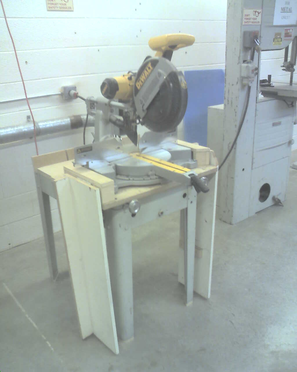 Great Looking, Inexpensive Computer Desk 14 Steps (with Pictures