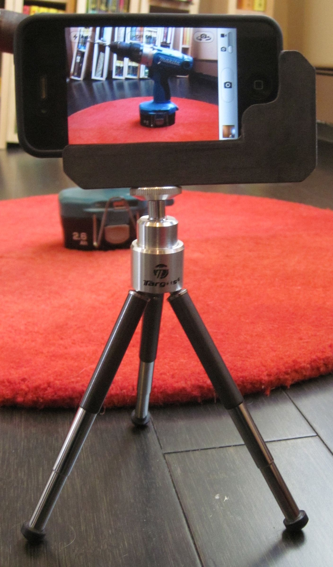Smartphone Tripod Adapter From Found Materials 5 Steps (with Pictures