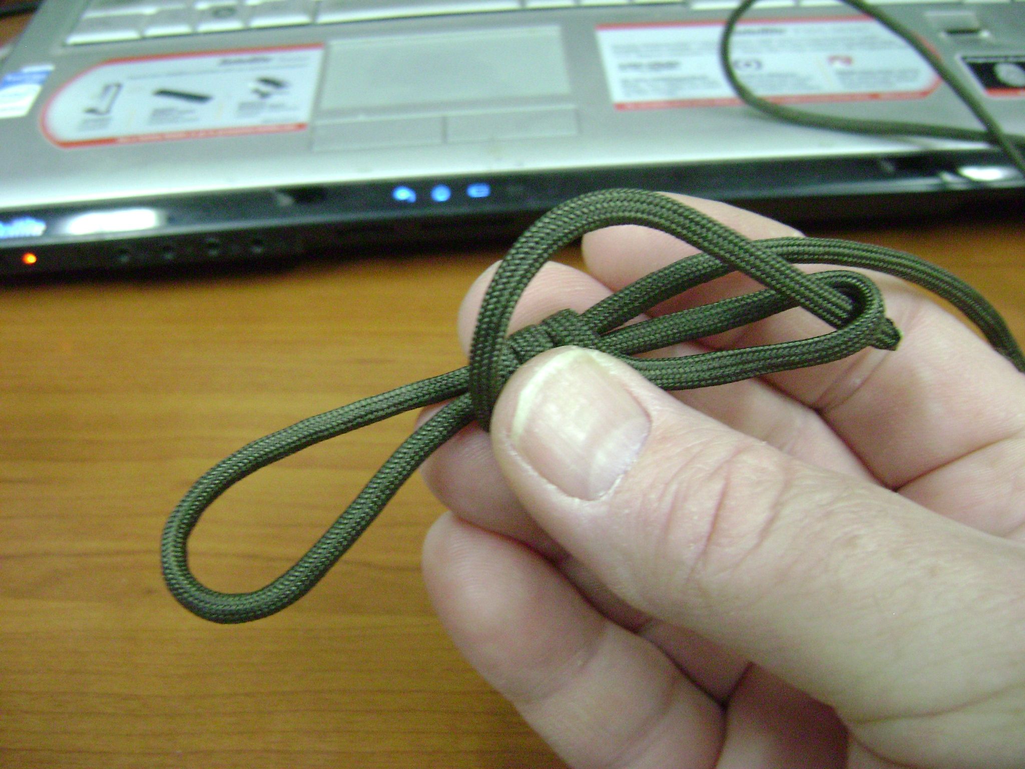 Paracord/Water Bottle Canteen Strap 6 Steps Instructables