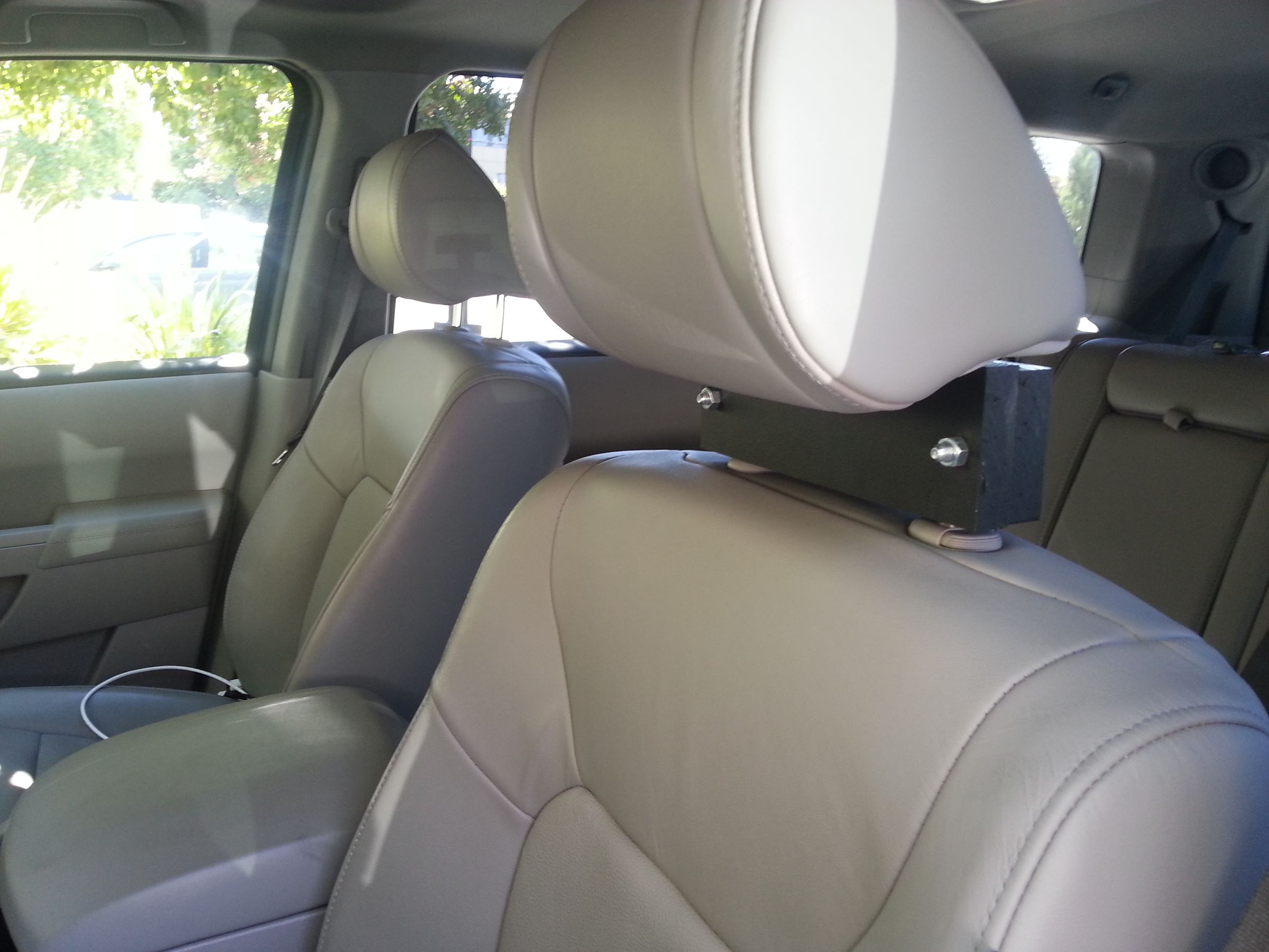 How to Make a Sturdy Adjustable Headrest Monitor Mount 4 Steps