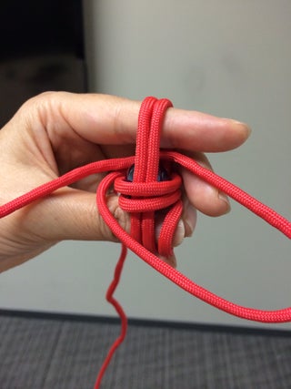 パラコードで作るモンキーフィストとダイヤモンドノットのキーホルダー 25 Steps Instructables パラコードで作るモンキーフィストとダイヤモンドノットのキーホルダー 25 Steps Instructables