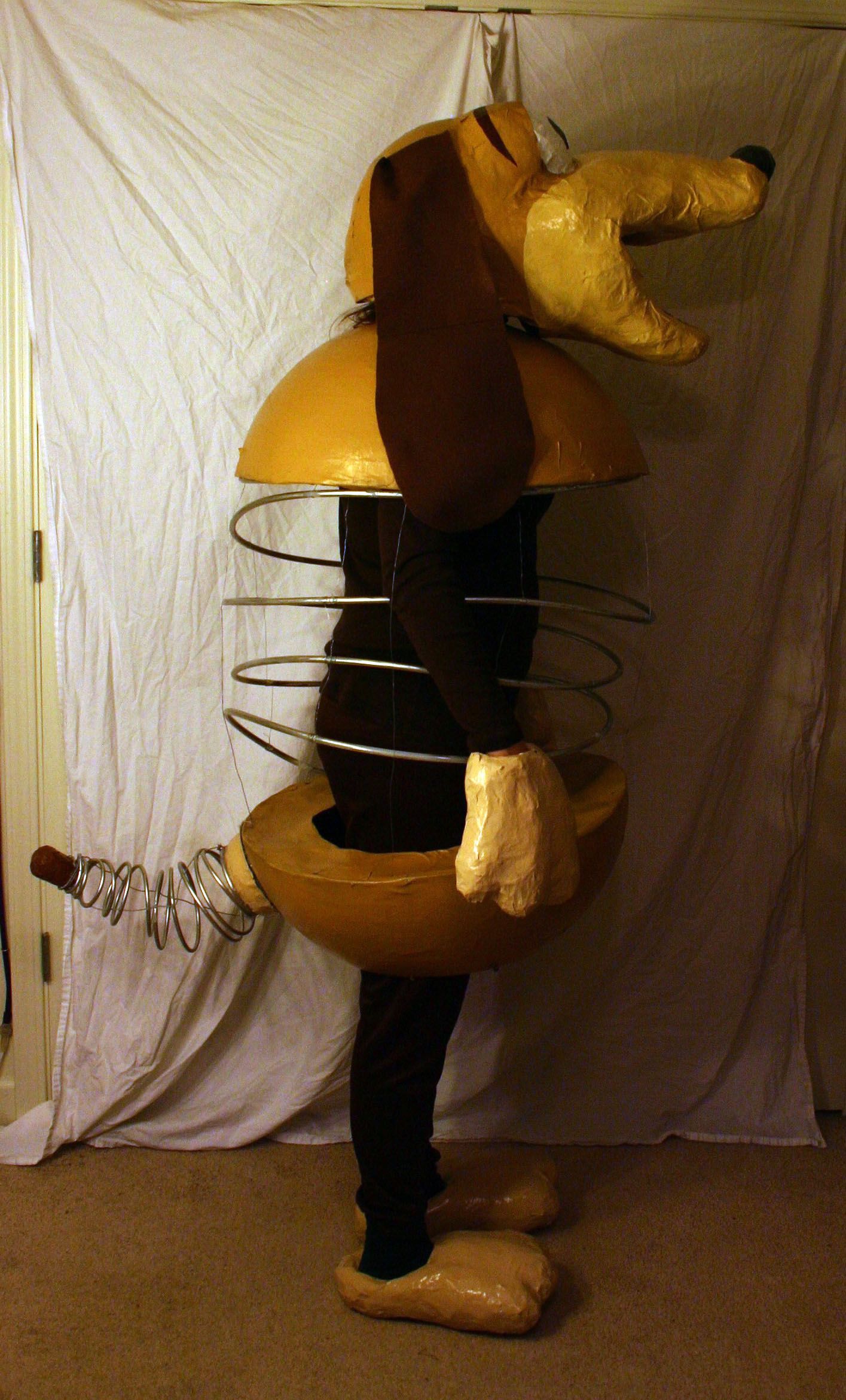 How to Create a Slinky Dog Costume! 5 Steps (with Pictures