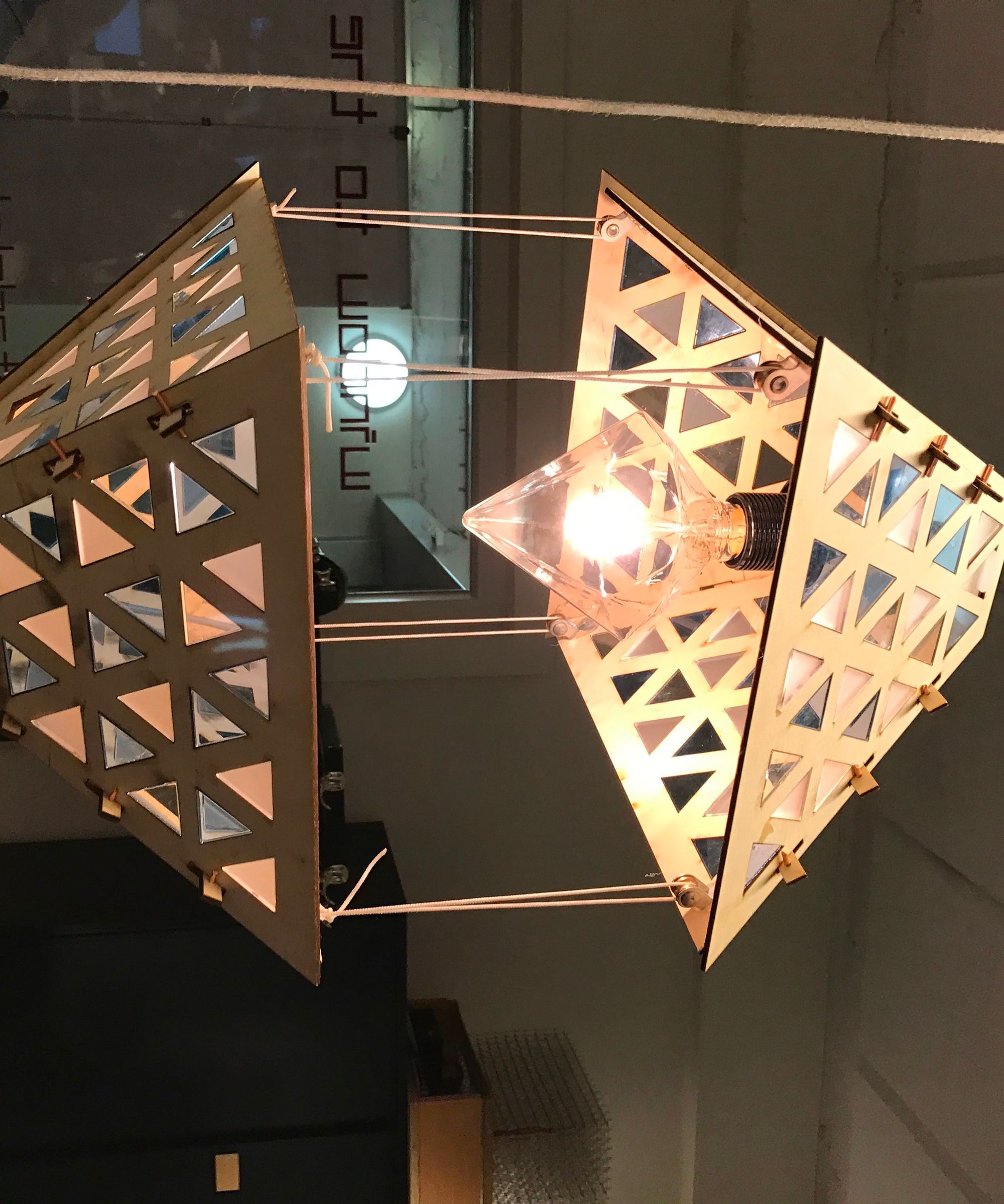 DIY guide for hanging open-close lamp with step-by-step instructions