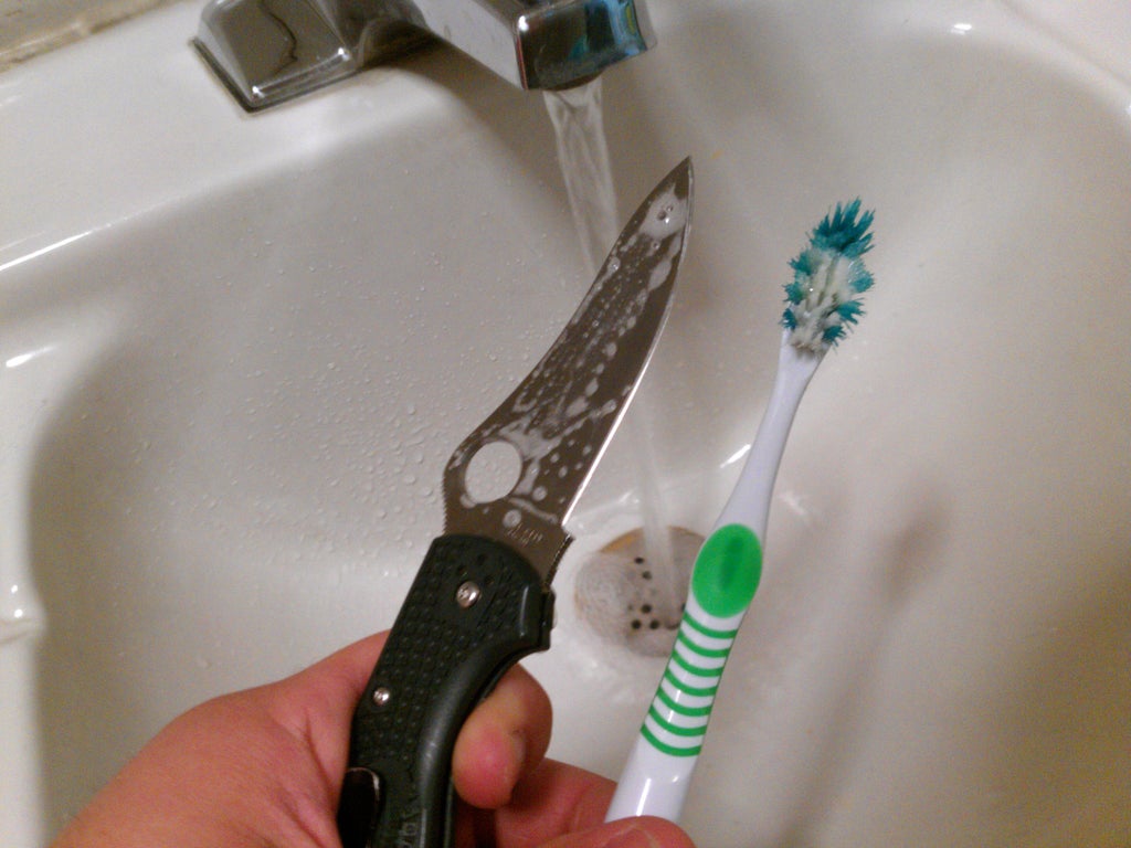 Pocket Knife Maintenance: Cleaning And Lubricating : 3 Steps (With  Pictures) - Instructables