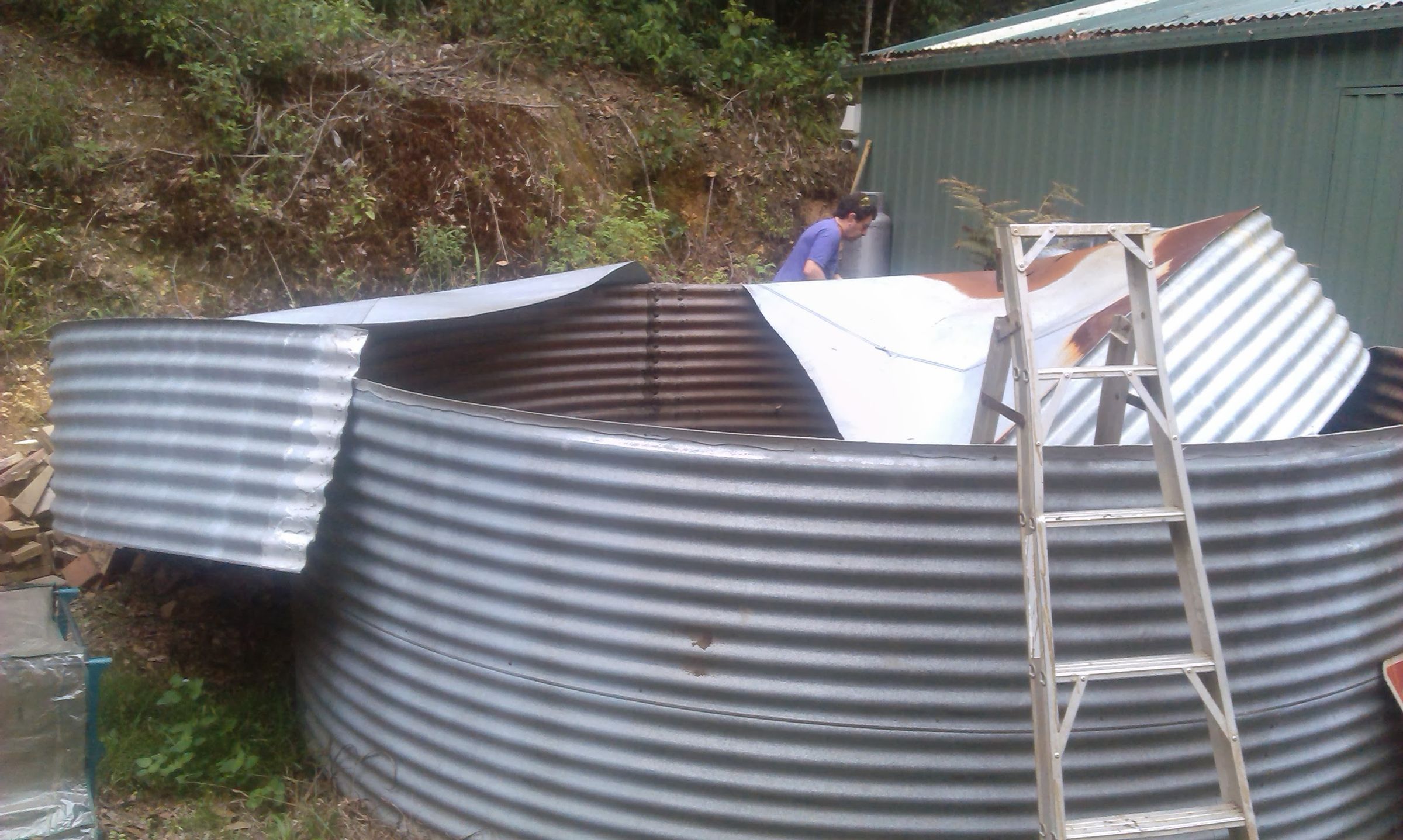 Vegetable Gardens From Old Water Tank 8 Steps (with Pictures