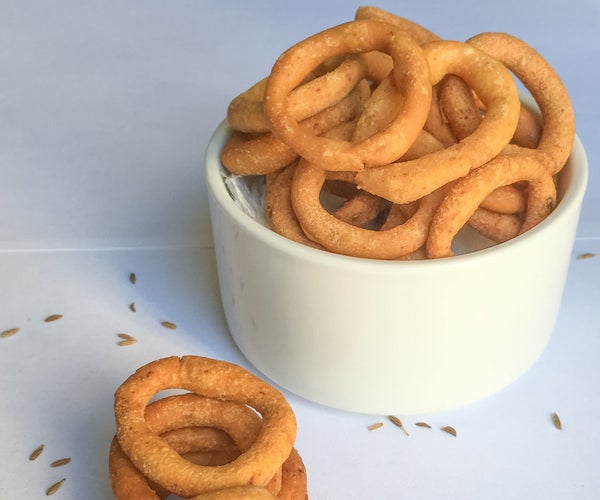 Ring Murukku (Fried Rice Flour Rings)