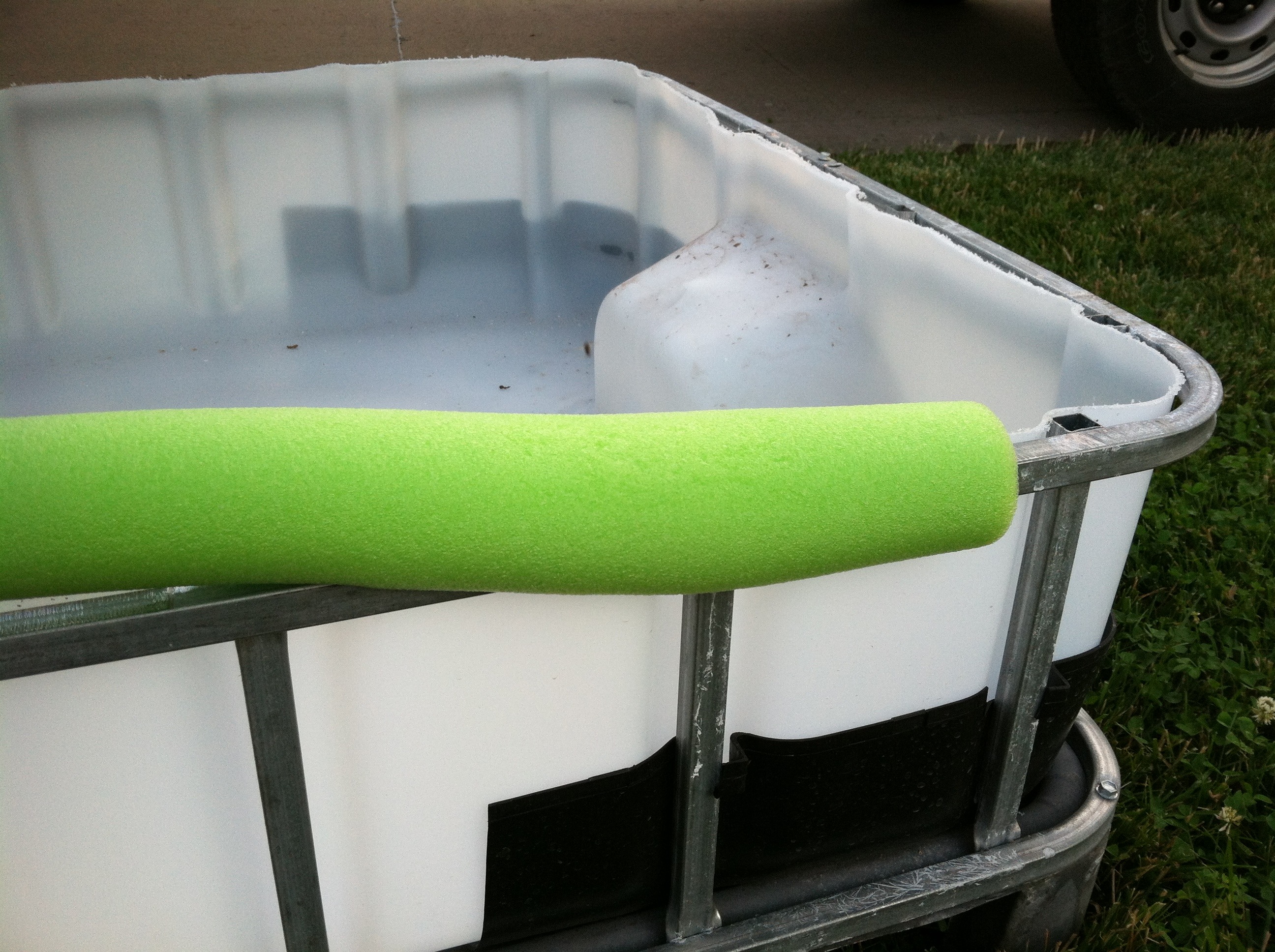 IBC Tote Kiddie Pool 6 Steps (with Pictures) Instructables