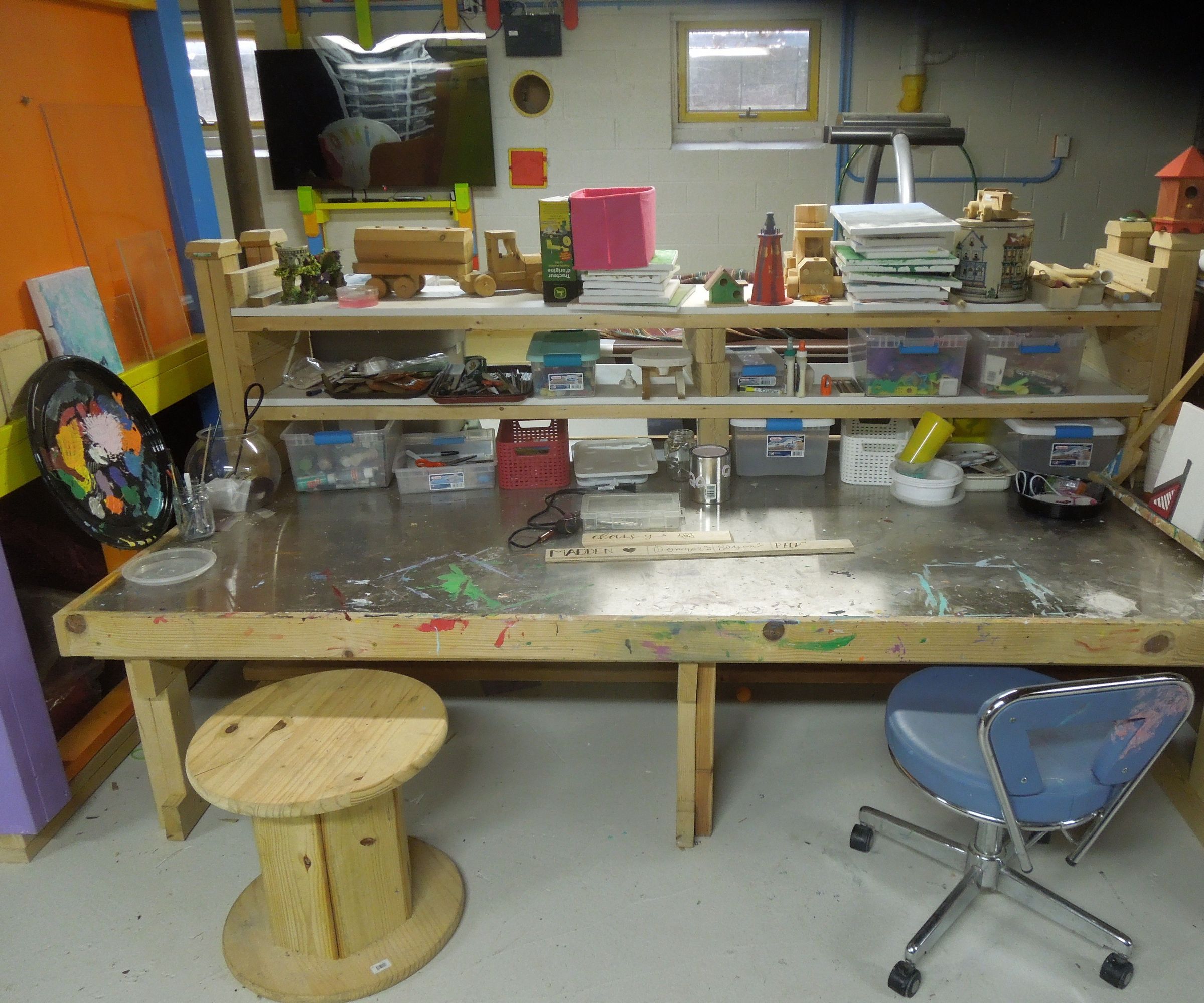arts  &  crafts  table DIY Project DIY Project Image