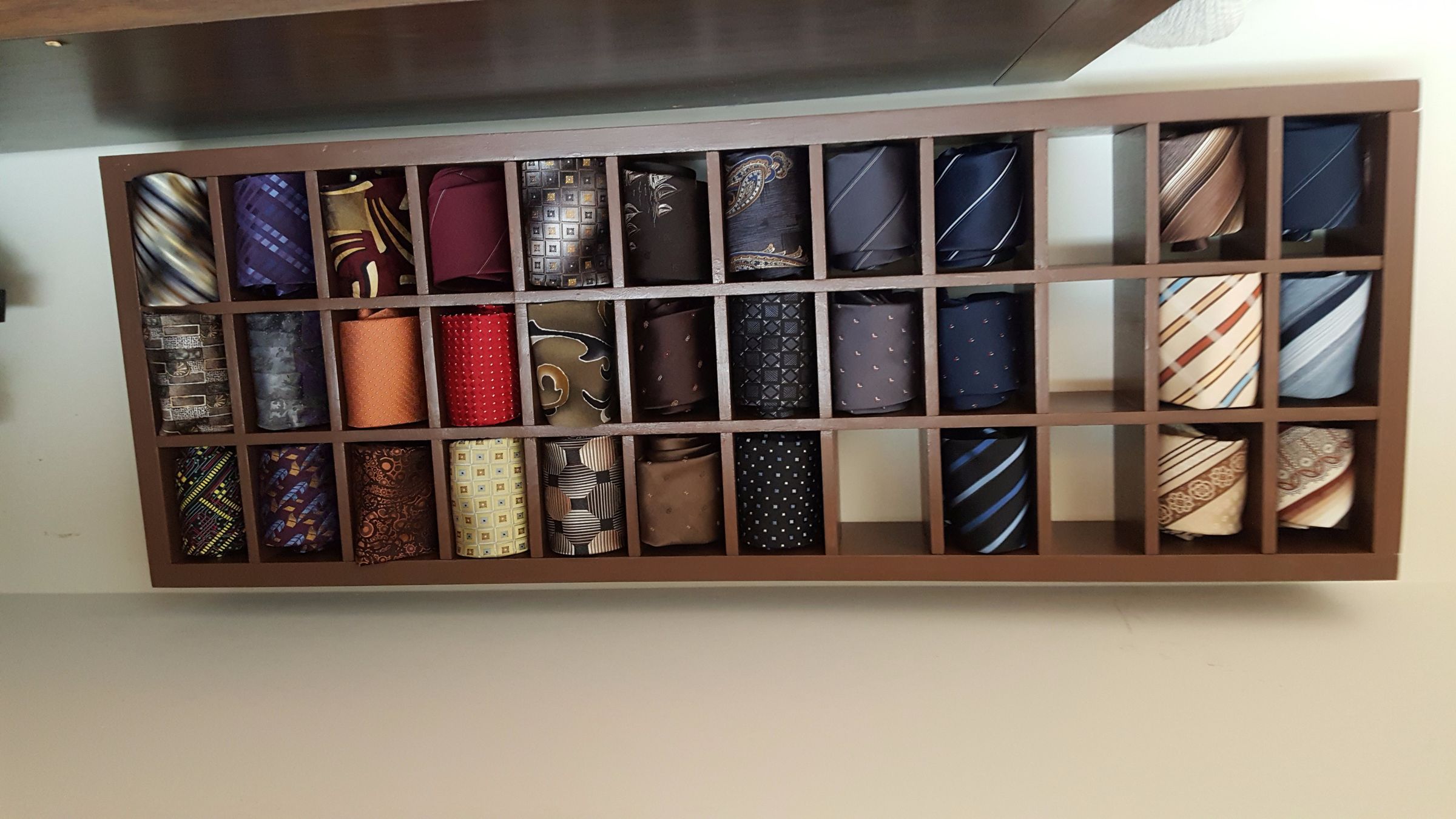 Wall Mount Rolled Neck Tie Display 4 Steps (with Pictures
