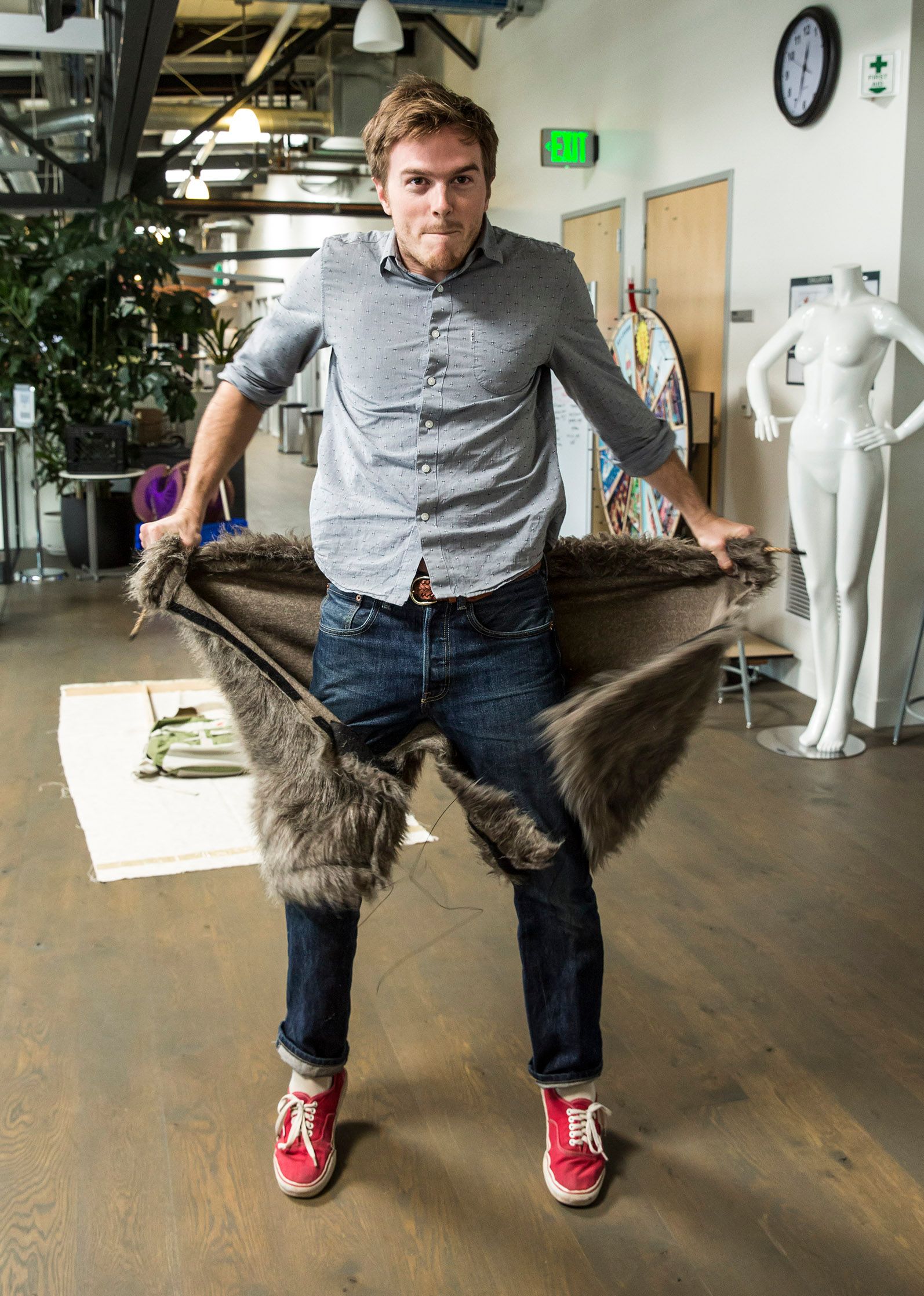 Tear-away Goat Pants : 8 Steps (with 