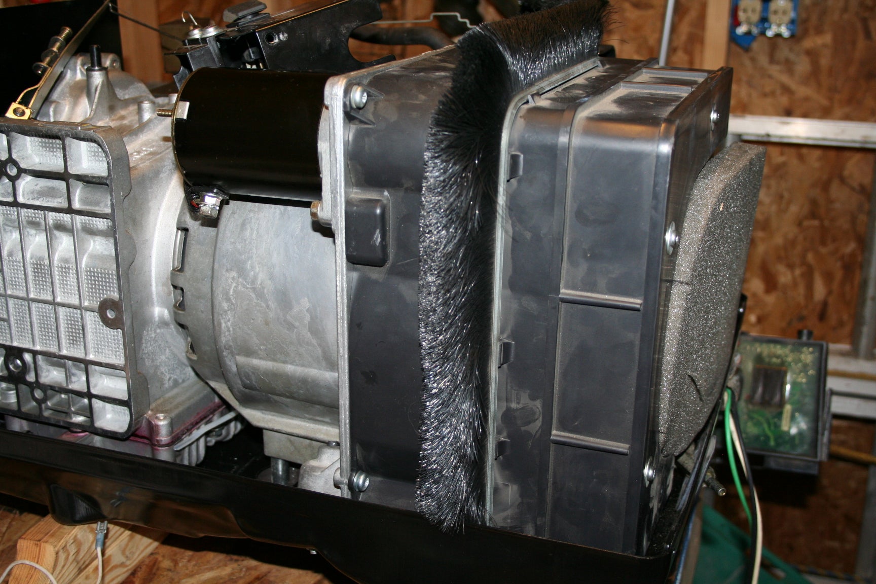 Onan Ky Generator Brush and Slipring Familiarzation 4 Steps