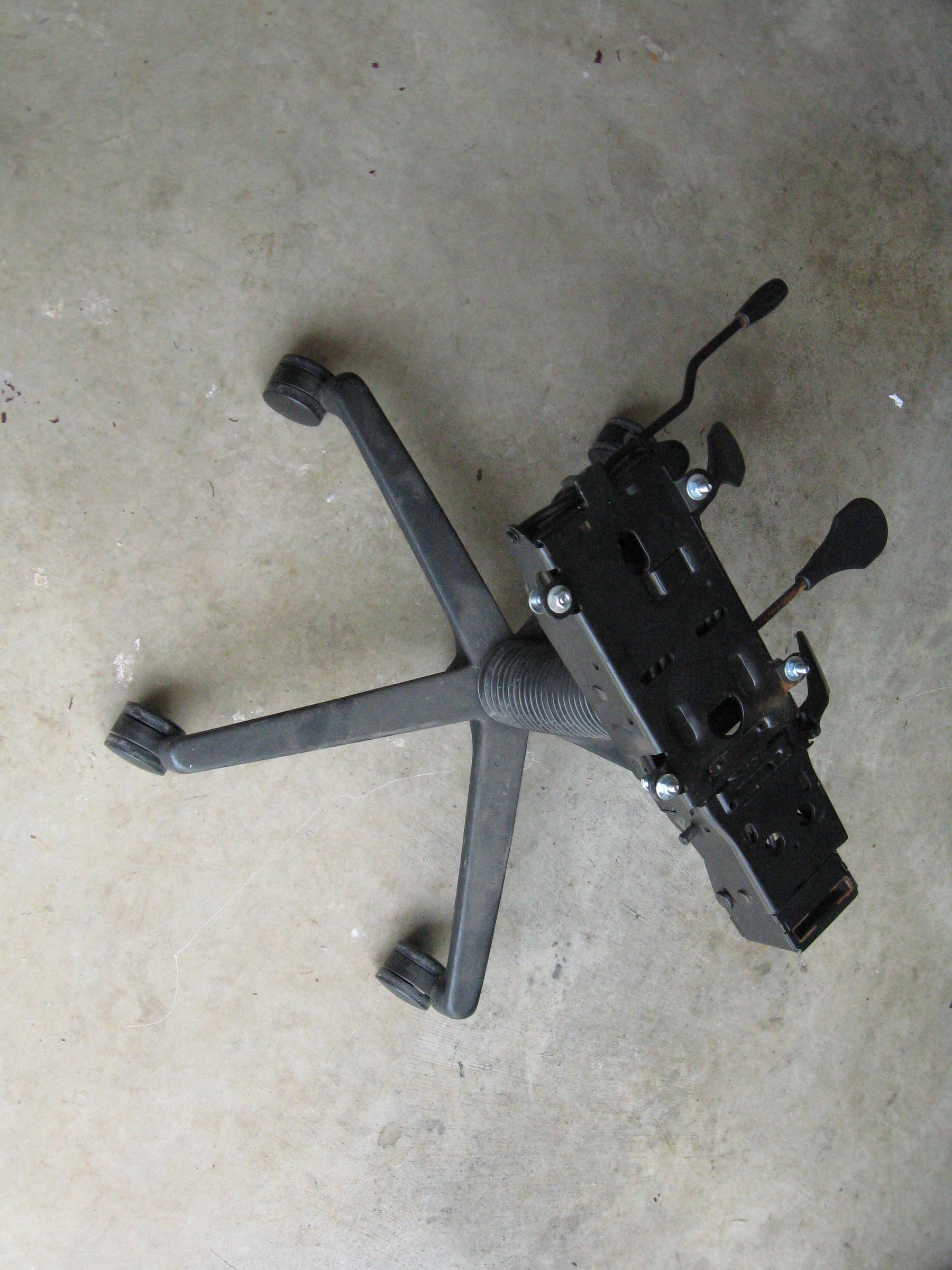 Cheap Car Seat Office Chair!!! 4 Steps (with Pictures) Instructables