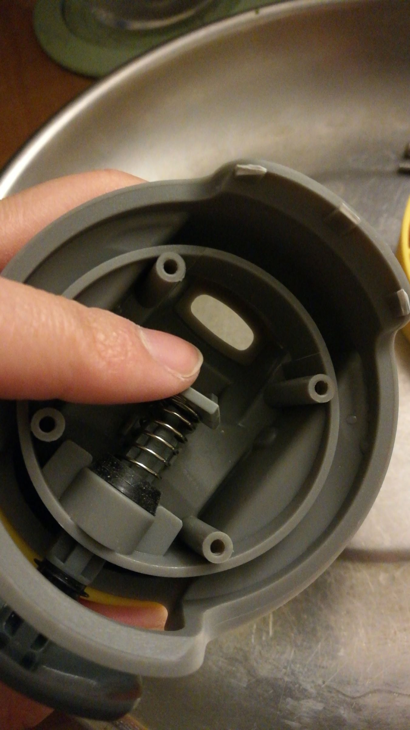 Take Apart Contigo Fit or Chill Autoseal Lid 6 Steps Instructables