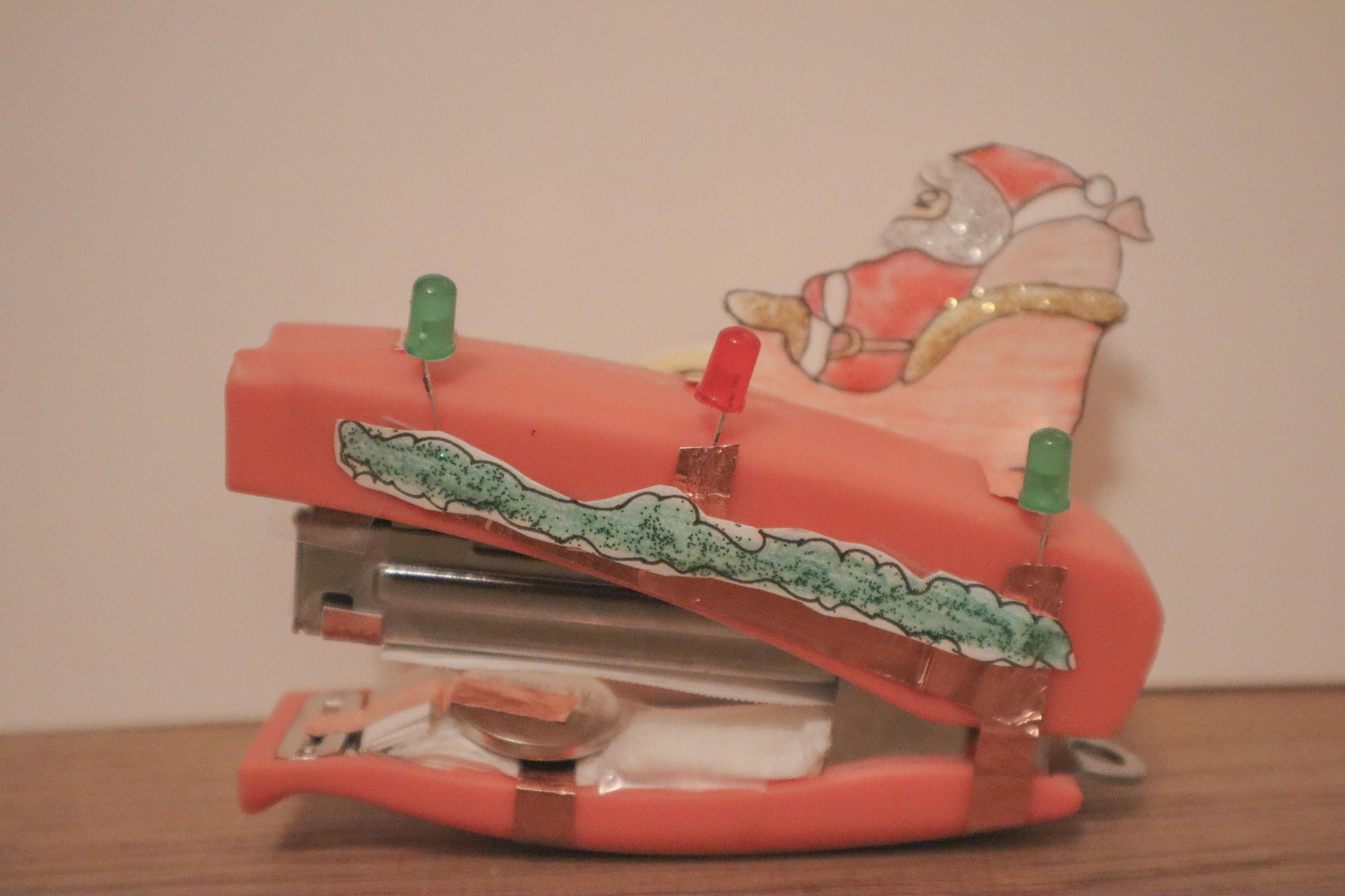 Creative Switch Light Up Christmas Stapler 5 Steps (with Pictures