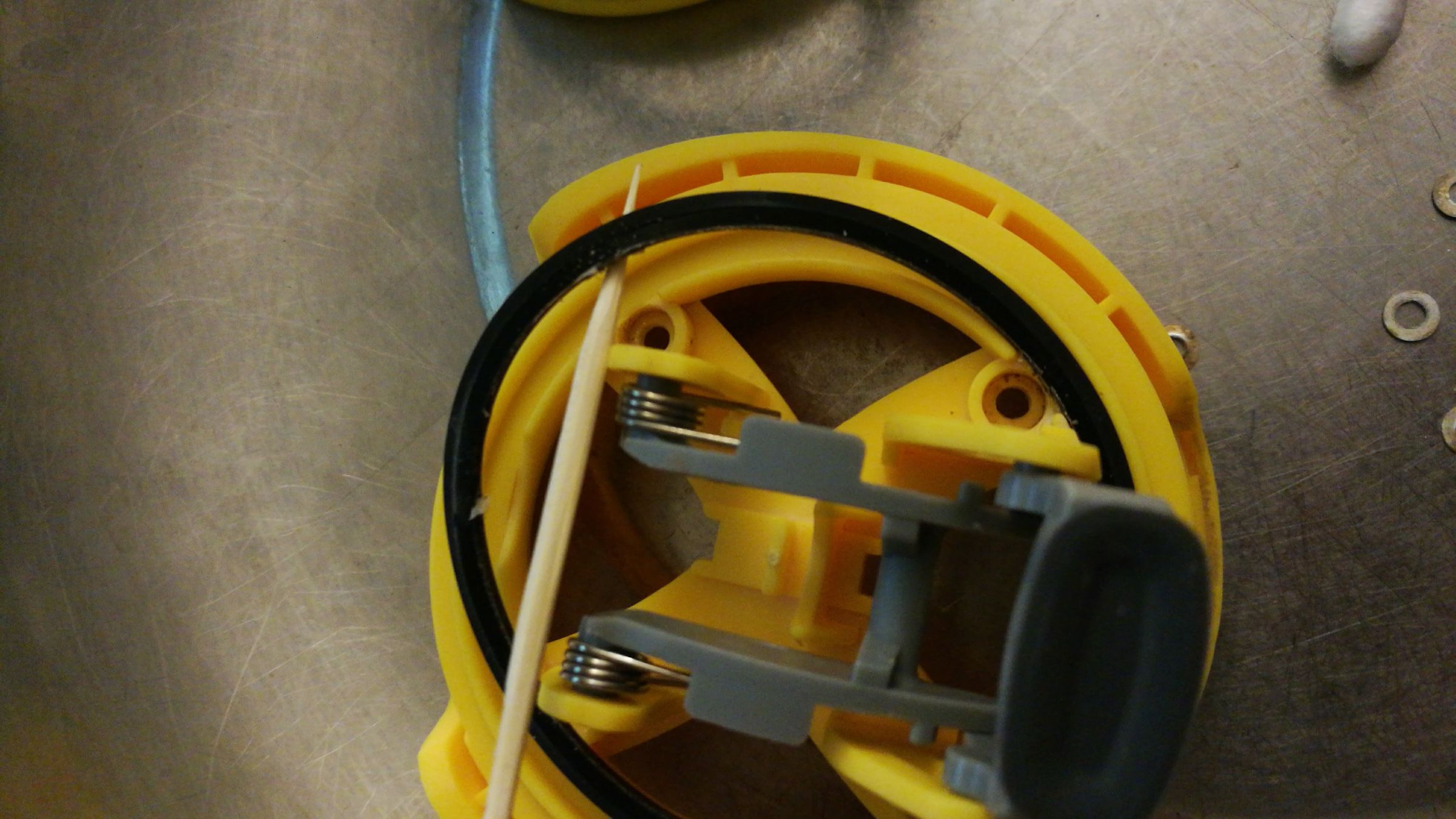 Take Apart Contigo Fit or Chill Autoseal Lid 6 Steps Instructables