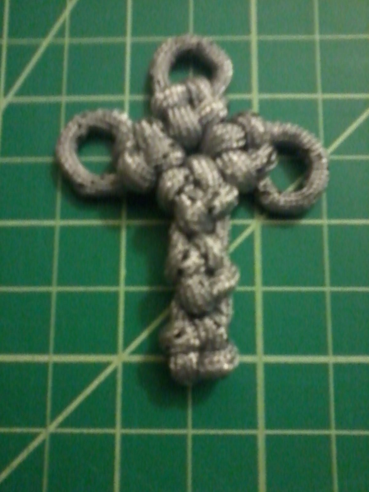 Paracord CrossKnot Cross 12 Steps Instructables
