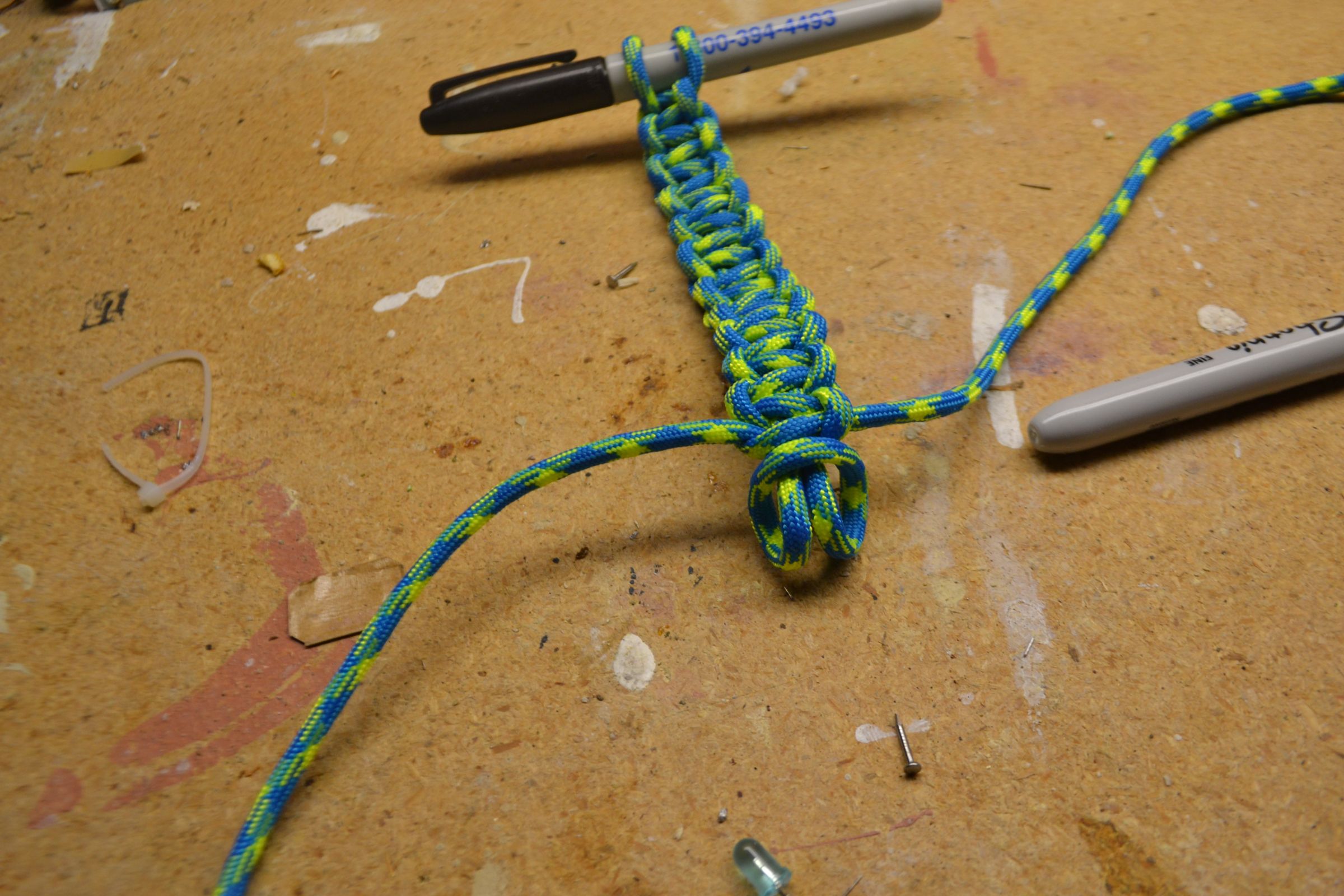 The Best Easiest Paracord Bracelet Without a Buckle 10 Steps