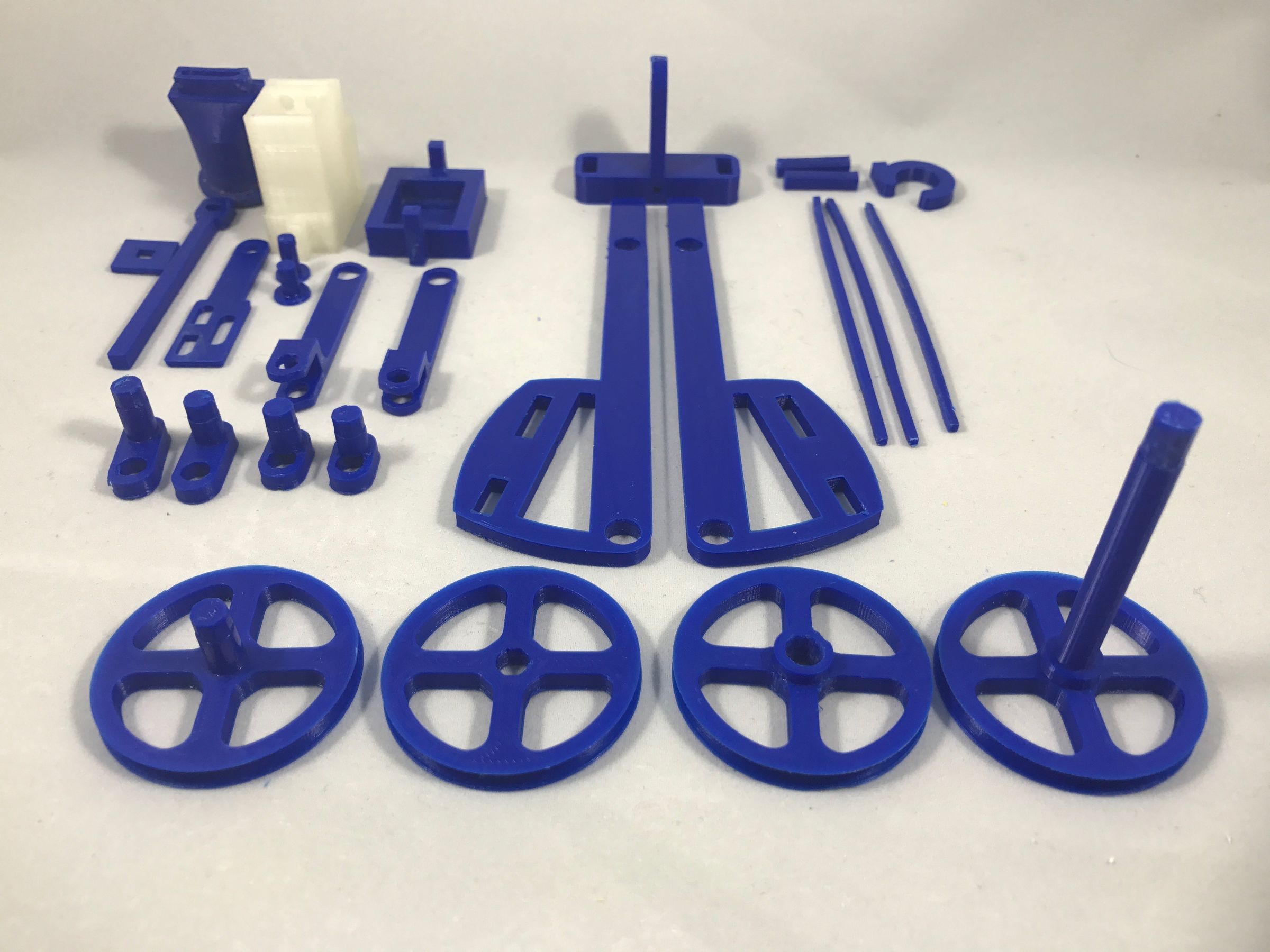 Single Cylinder Air Engine Balloon Powered Rolling Chassis 6 Steps