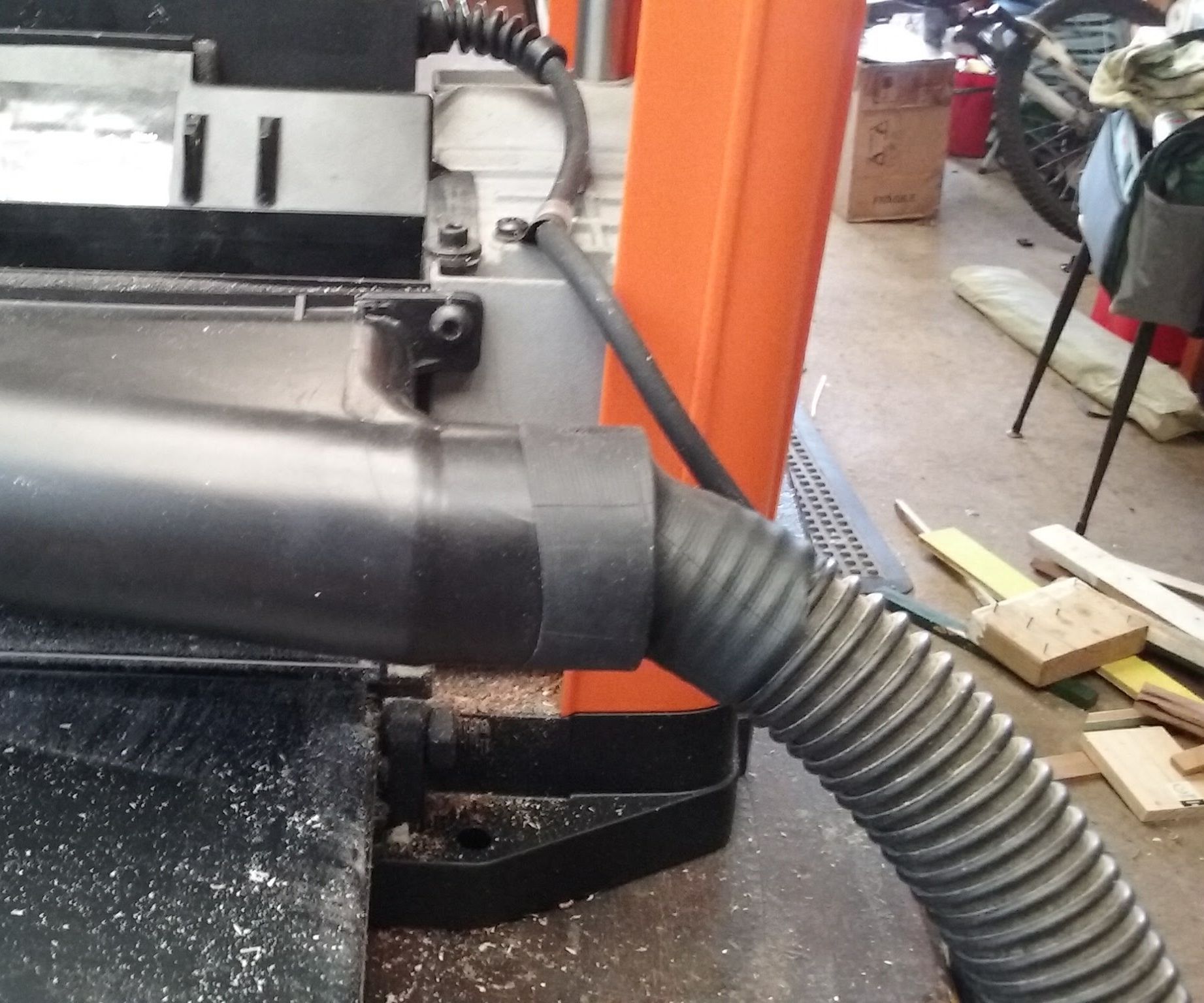 'free' universal dust extractor adaptor DIY Project DIY Project Image