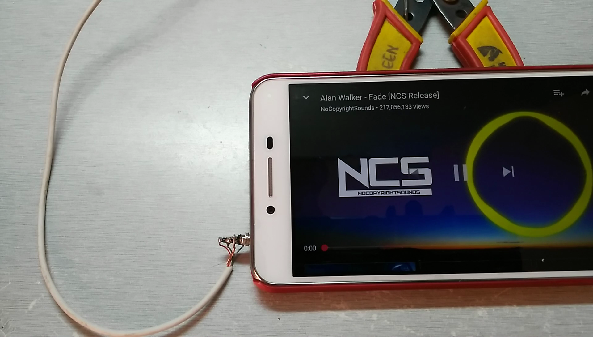 How to Fix Broken Headphone Jack ! : 8 Steps (with Pictures