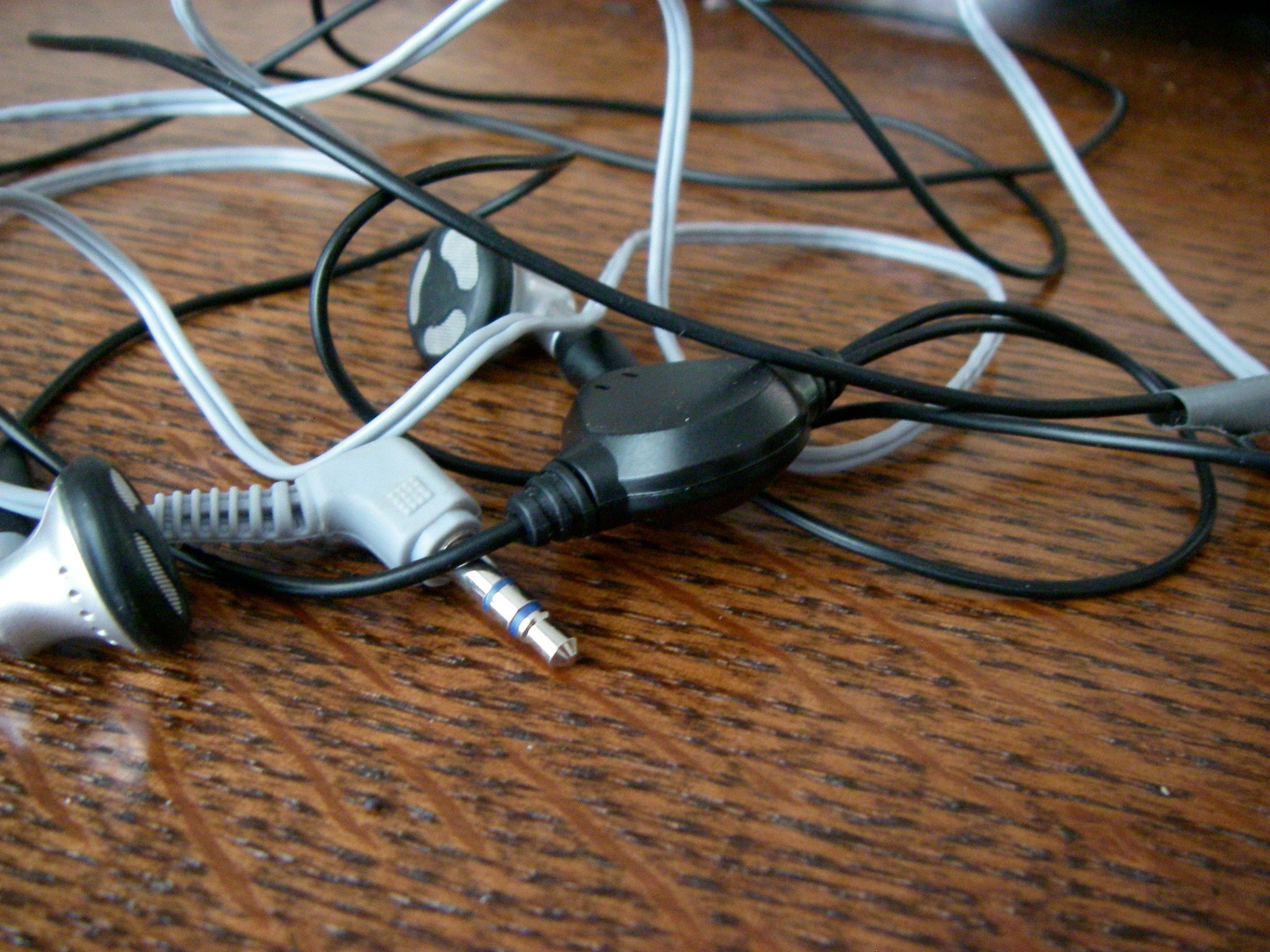Renewing Broken Headphones 6 Steps Instructables
