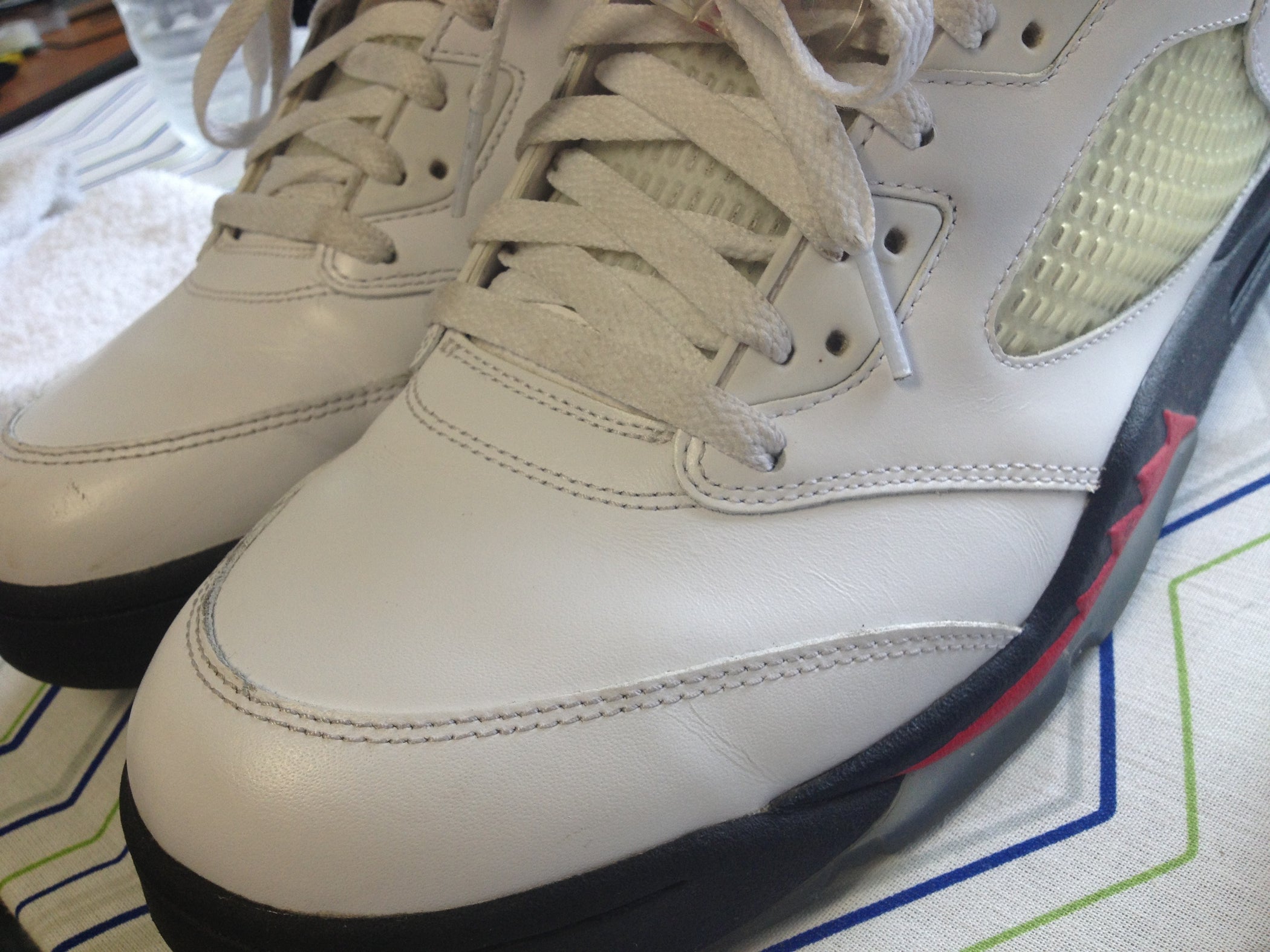 How to Uncrease Your Sneakers!! 11 Steps (with Pictures