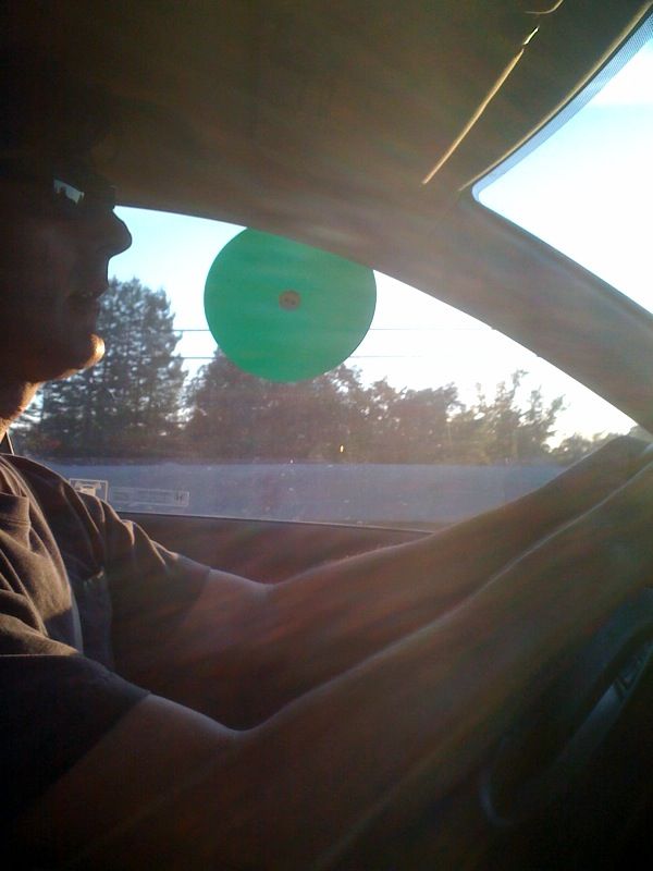 Practical unobtrusive car window sun visor