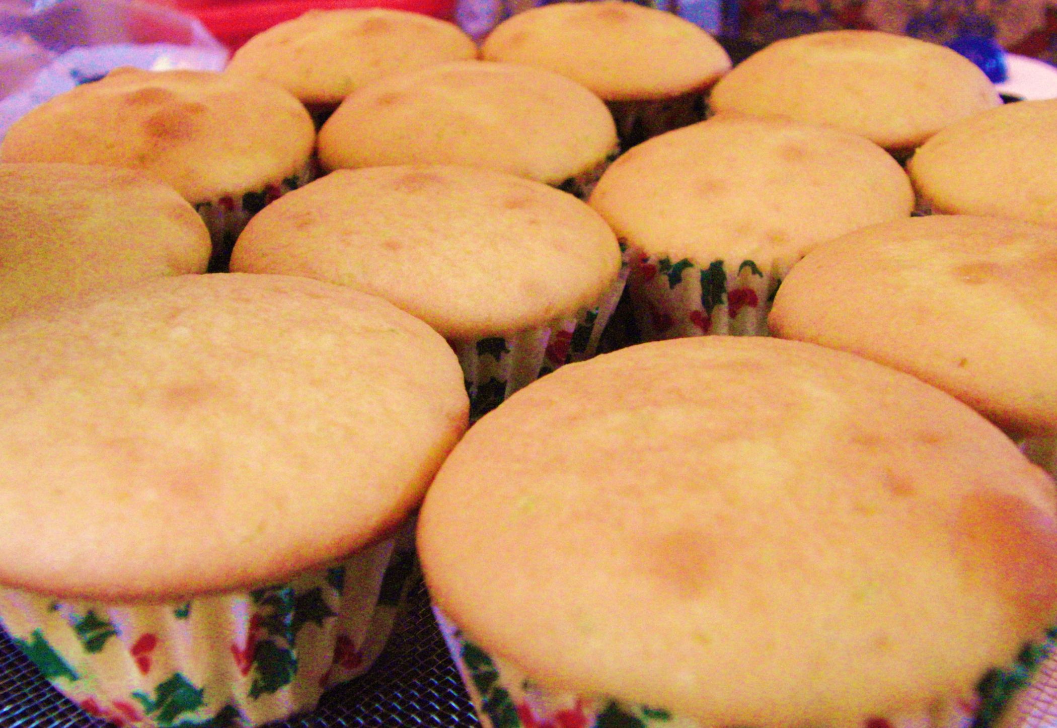 Puffy Lemon Poppy Seed Cupcakes 5 Steps Instructables
